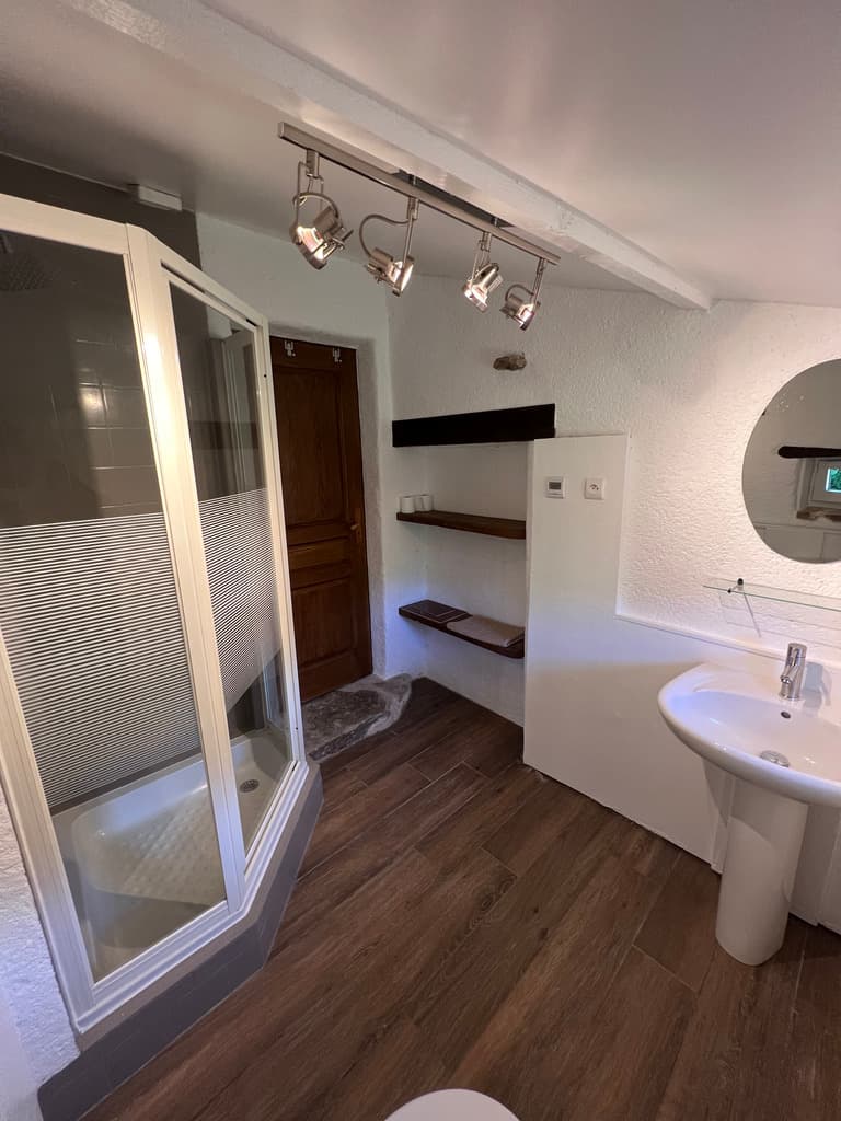 Salle de bain grande chambre