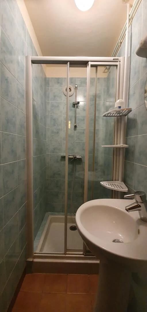 13 petite salle d'eau