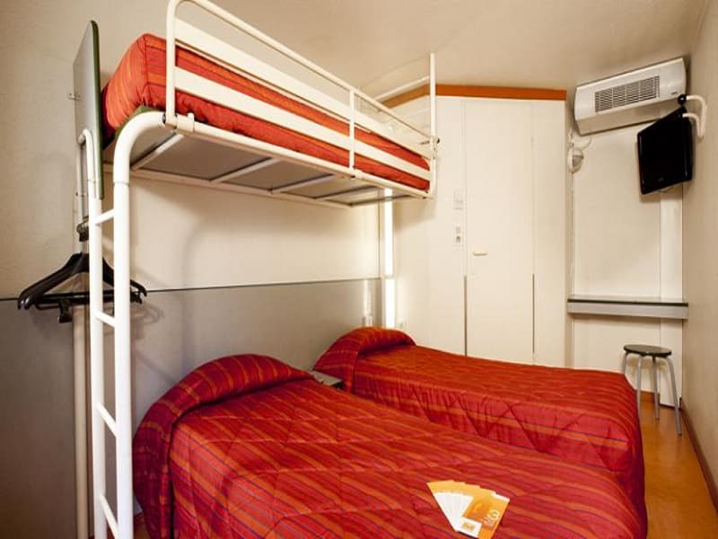 Chambre 1 1ere classe Hôtel Destination Agen