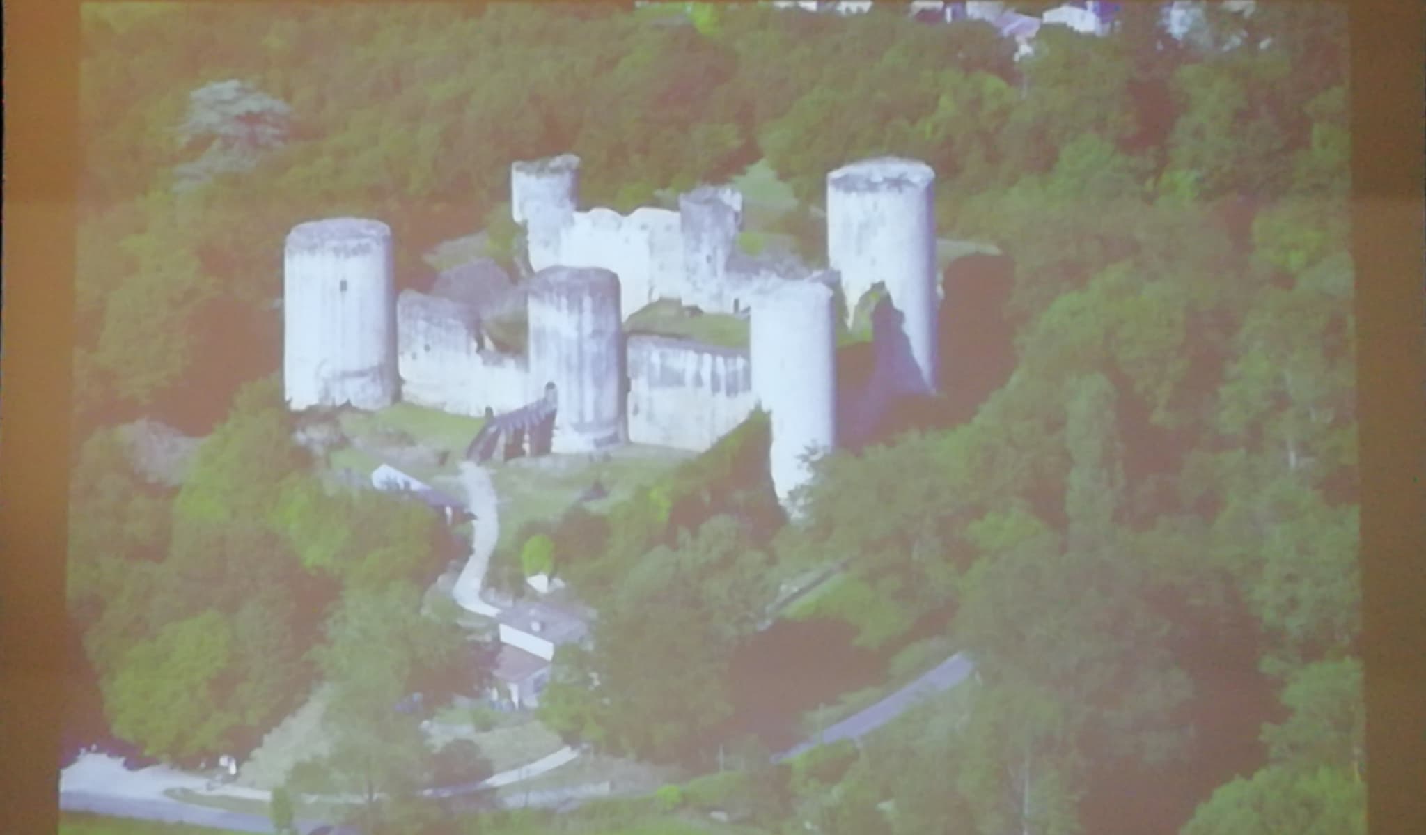 15-CHATEAU SALBARD vue aérienne