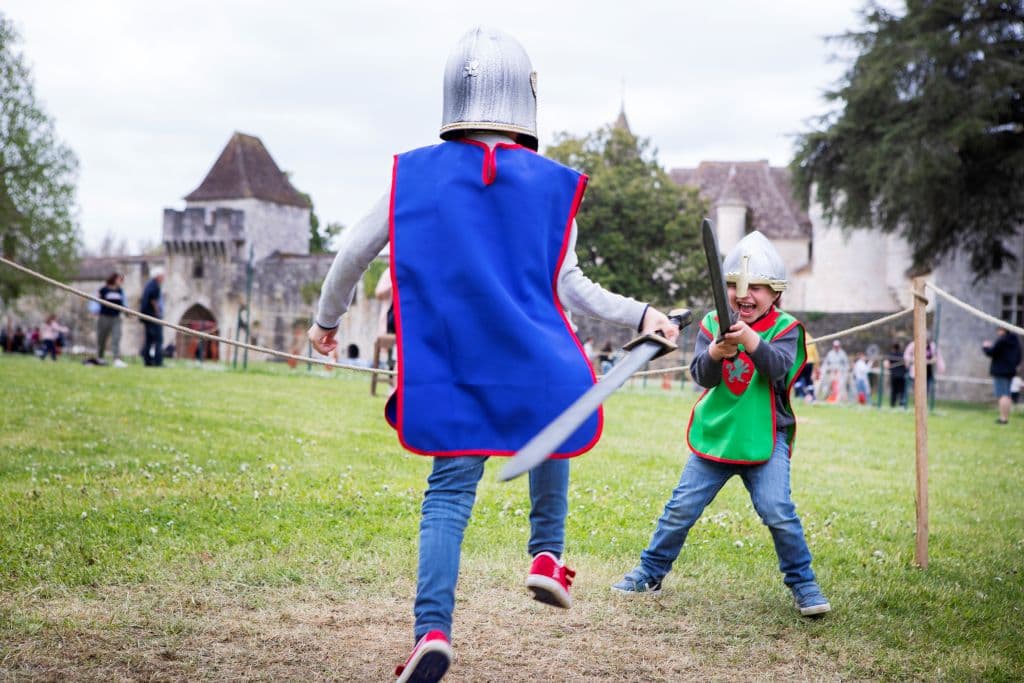15.Stephane Monserant - parc chateau jeux enfants bois médiéval famille