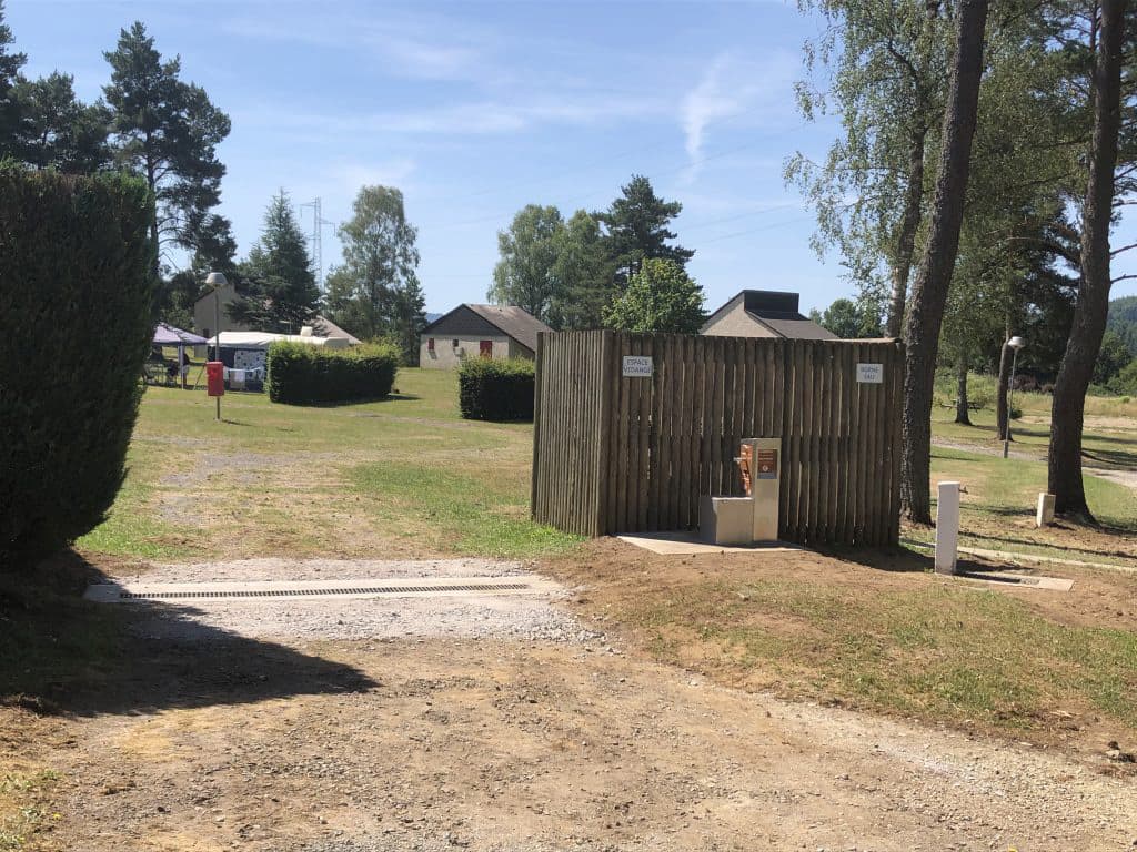Aire d'accueil de camping-car du camping de Sornac_2