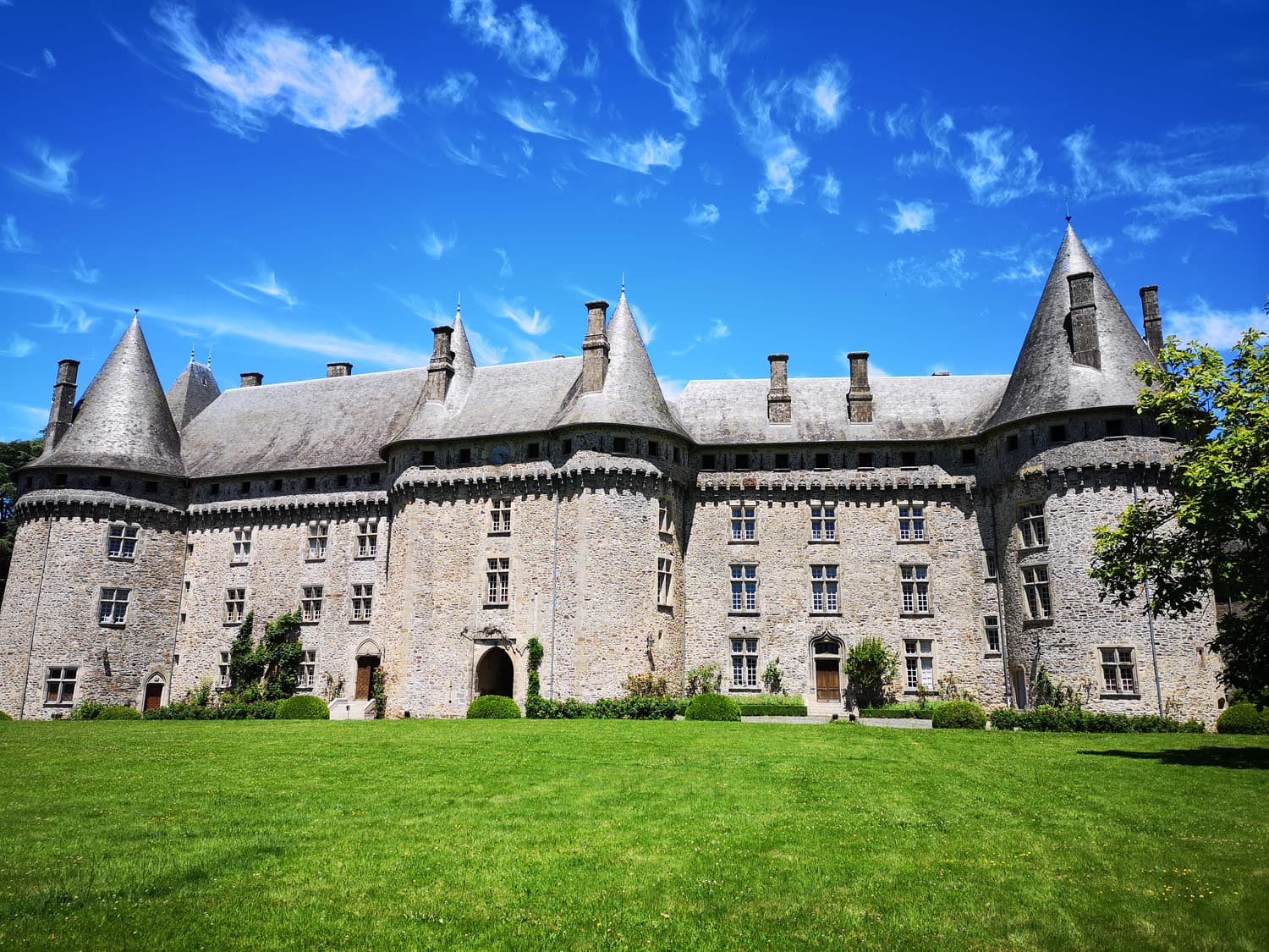 Château de Pompadour et Ecuries de l'Orangerie_1