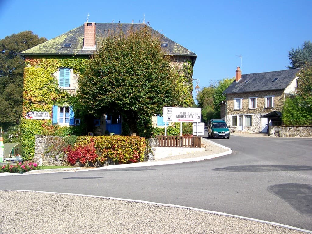 Aire d'accueil de camping-cars de Condat sur Ganaveix_2