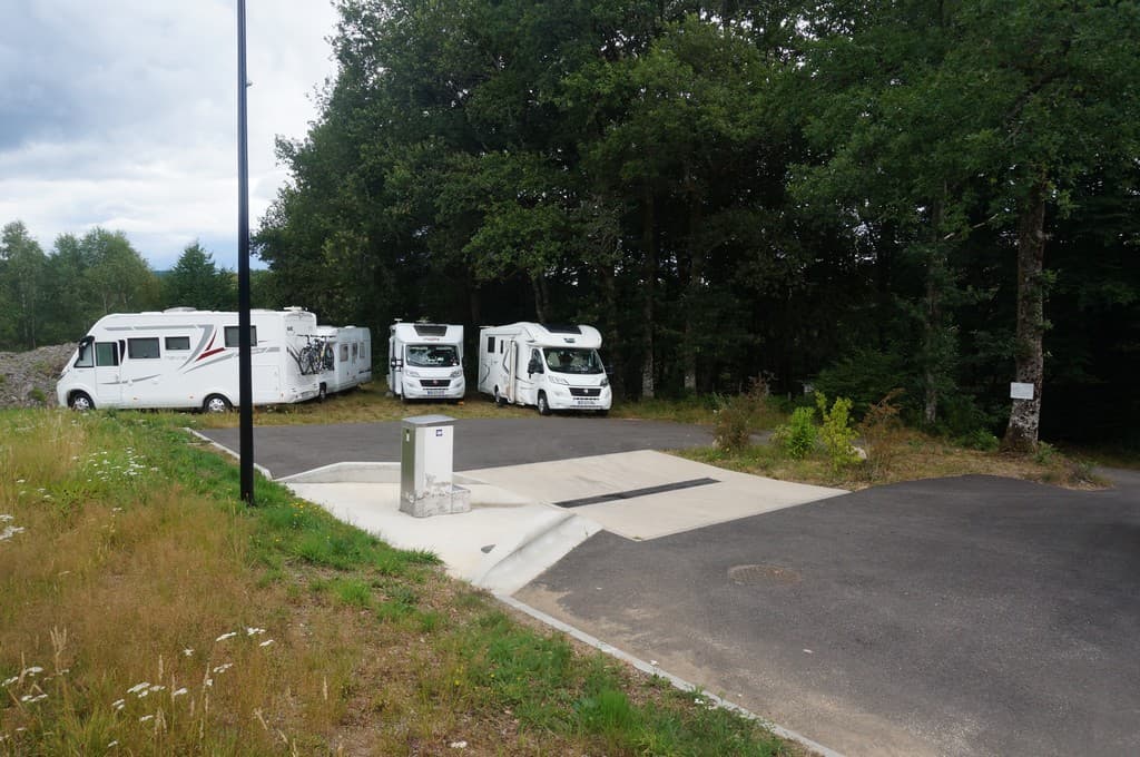 Aire d'accueil de camping-car du camping de Tarnac_1