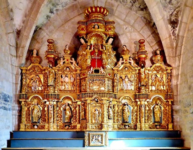 Altarpiece of Saint-Peter's church_1