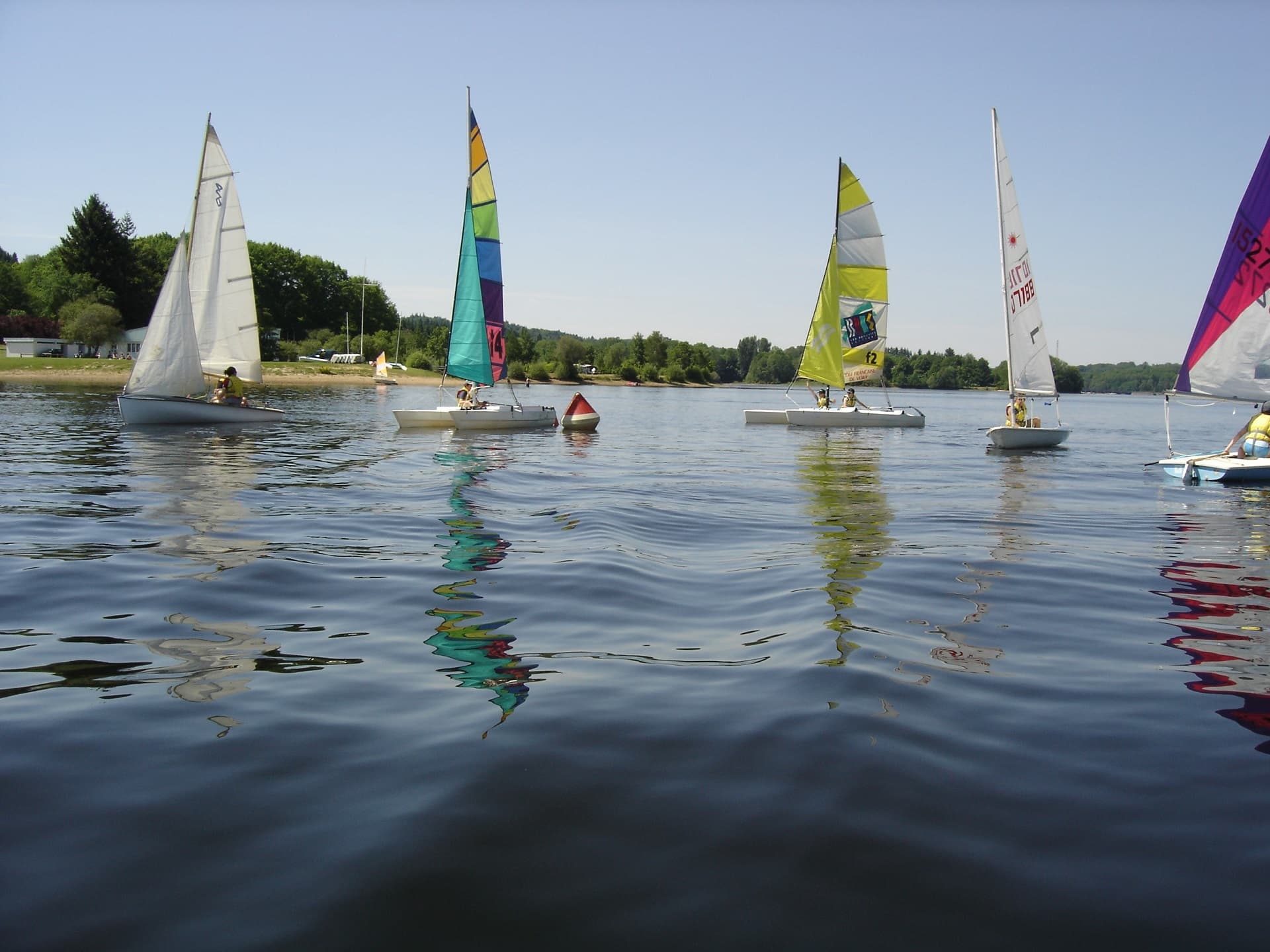 Voile et planche à voile Station Sports Nature Haute Dordogne_1