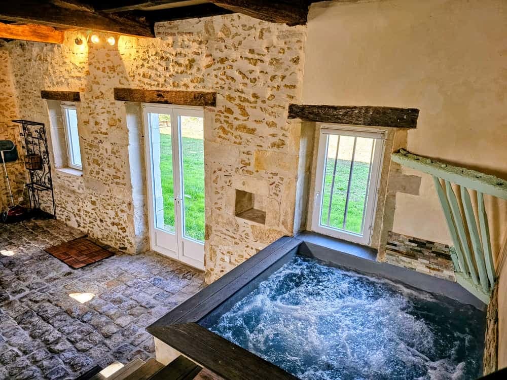 16LE JACUZZI 2025 ©Campana