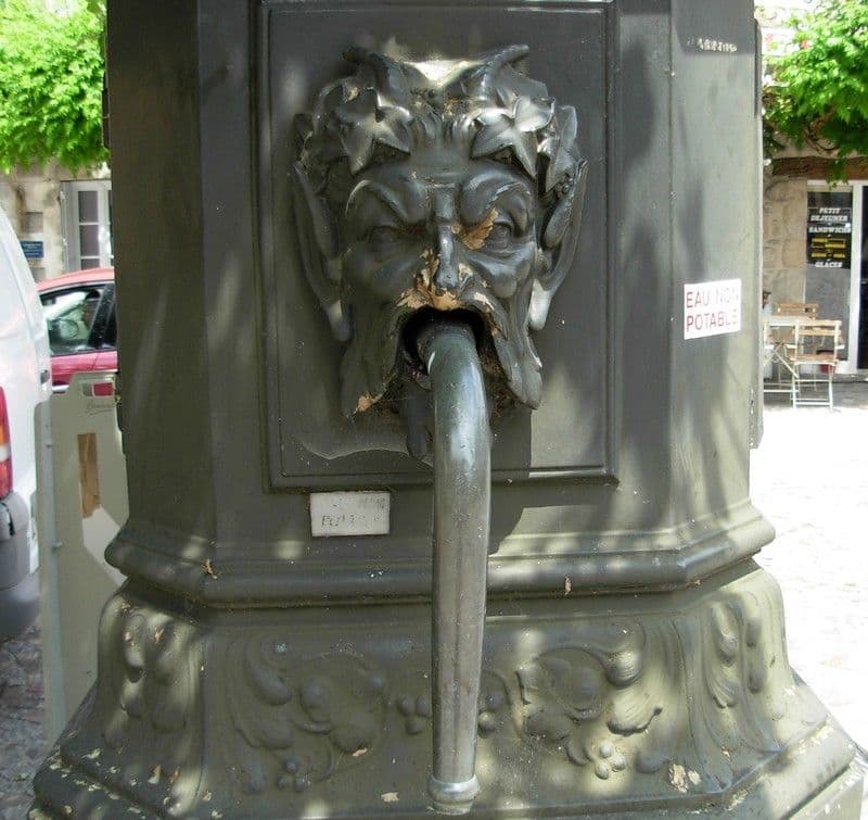 Détail fontaine Seyvaud_5