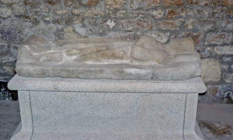 Gisant de femme_3