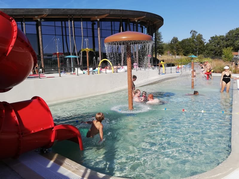 Piscine aqualudique du Lac de Saint-Pardoux - Bassin et jeux enfants_8