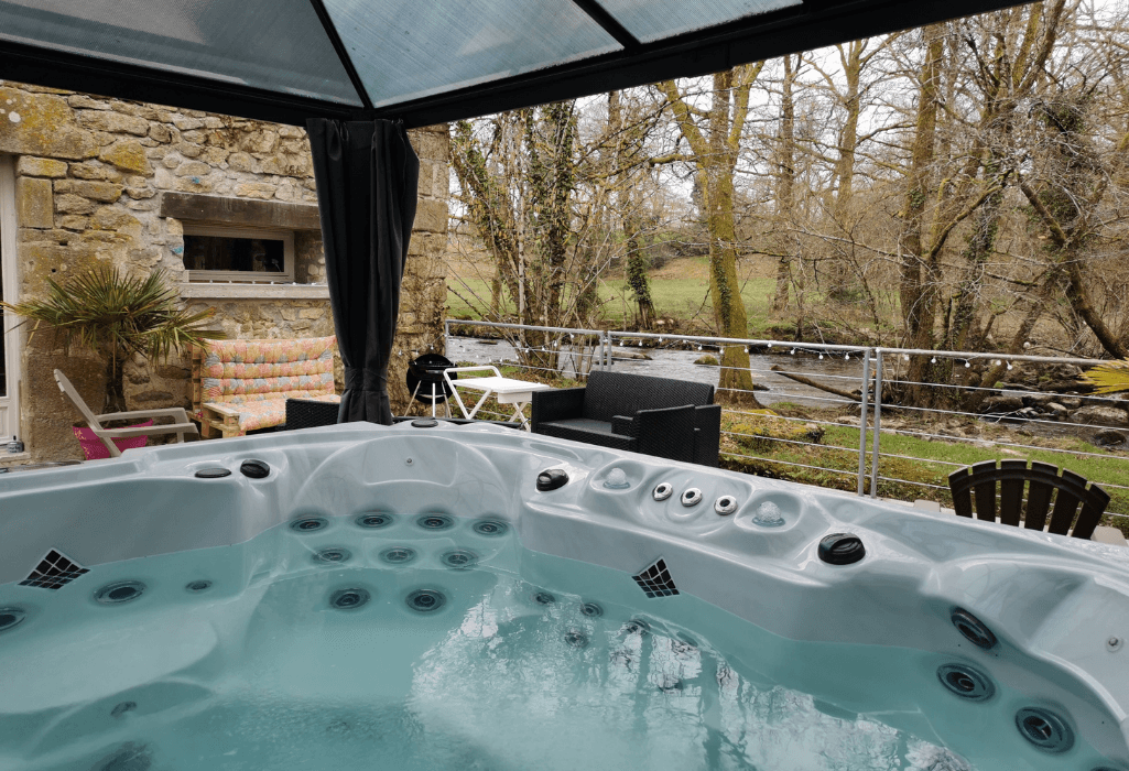 Jacuzzi moulin de Monjonc Saint-Junien