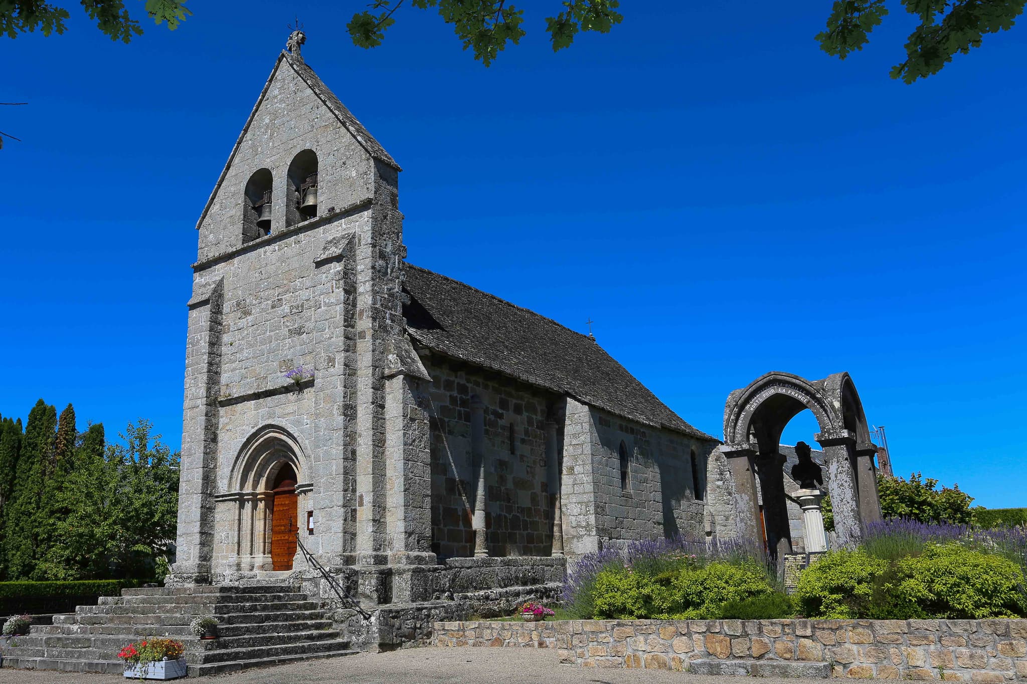 Eglise de Champagnac-la-Noaille_1