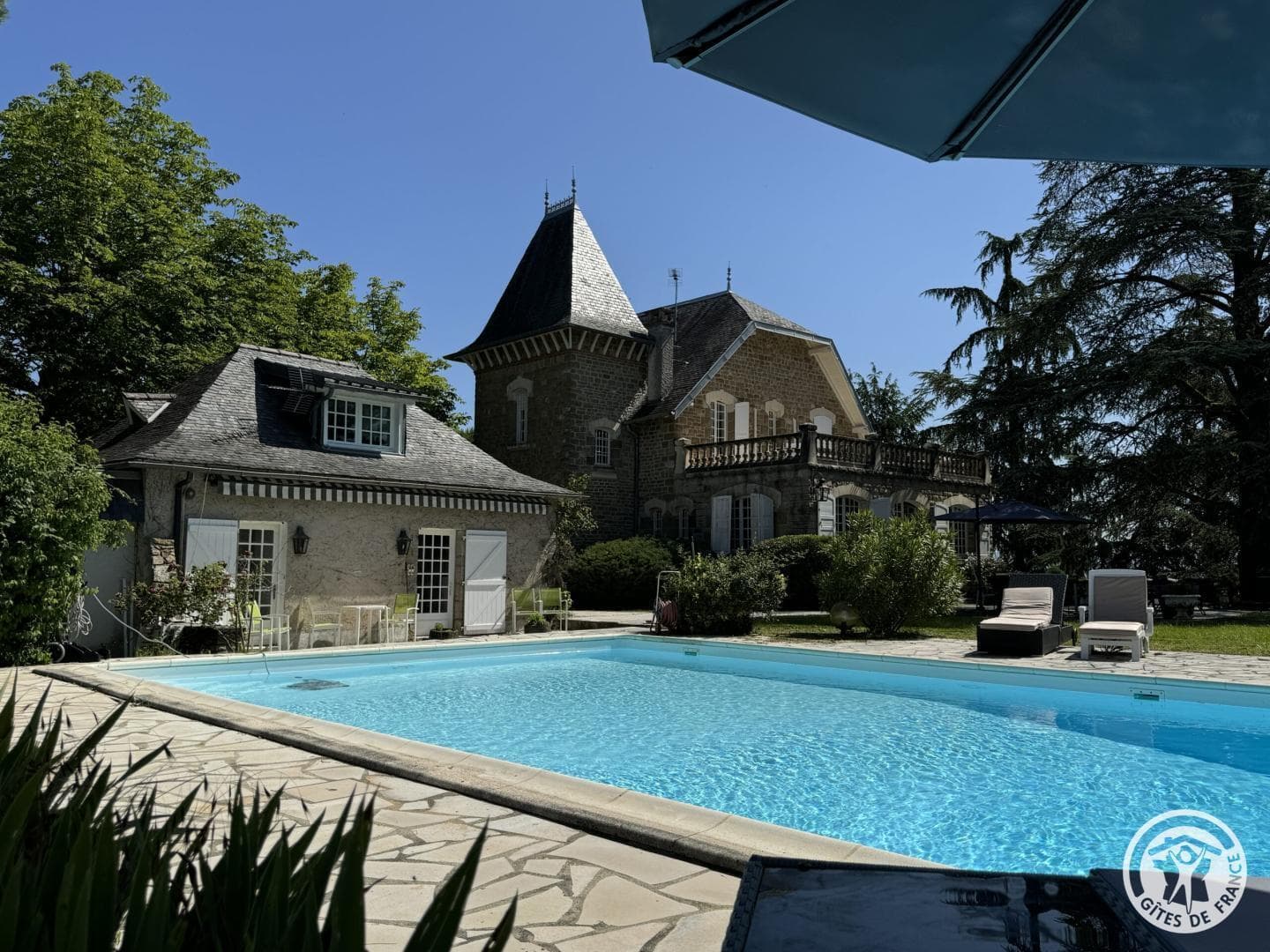 Pool house_1