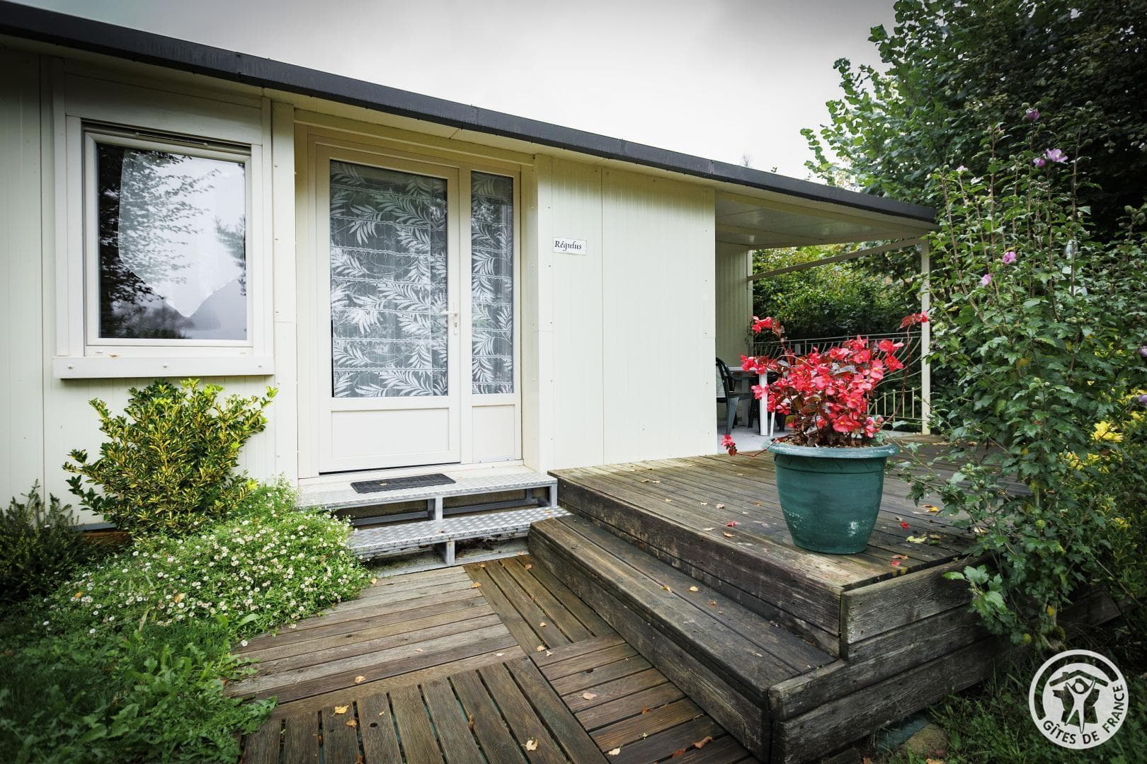 BUNGALOW 2_16