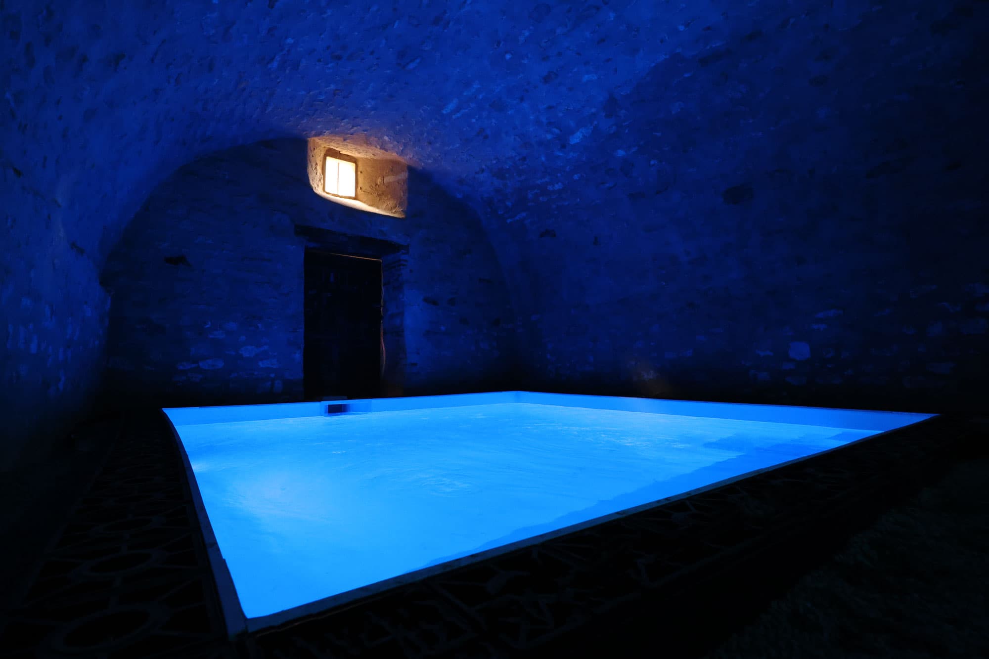 La Villa Krystina à St-Loup-Lamairé - piscine intérieure