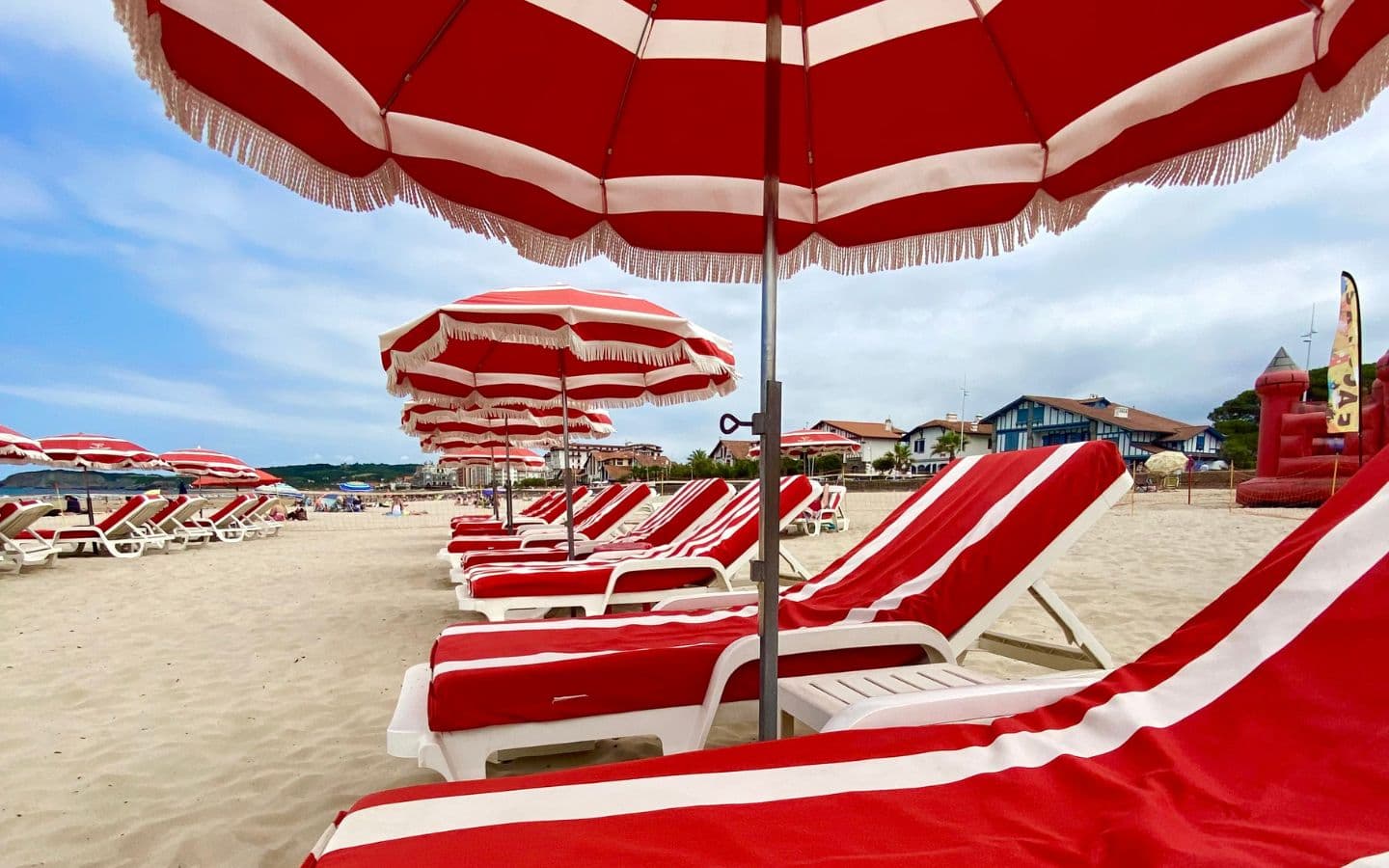 Club de plage Neptune Hendaye - Parasols