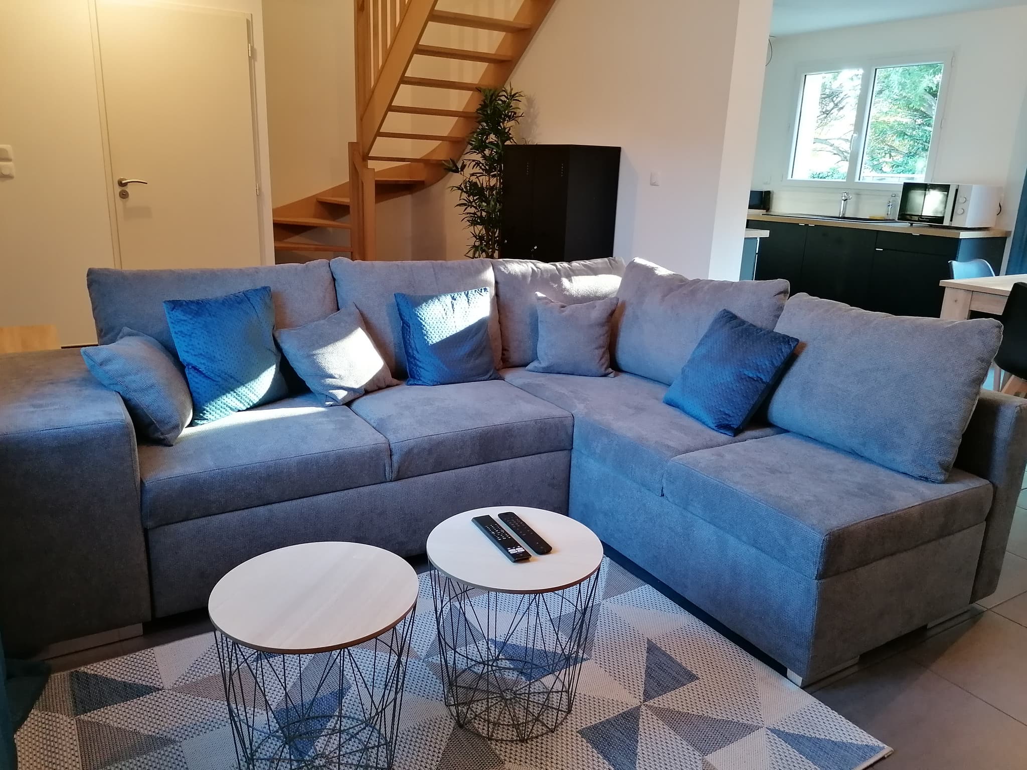 2 Salon