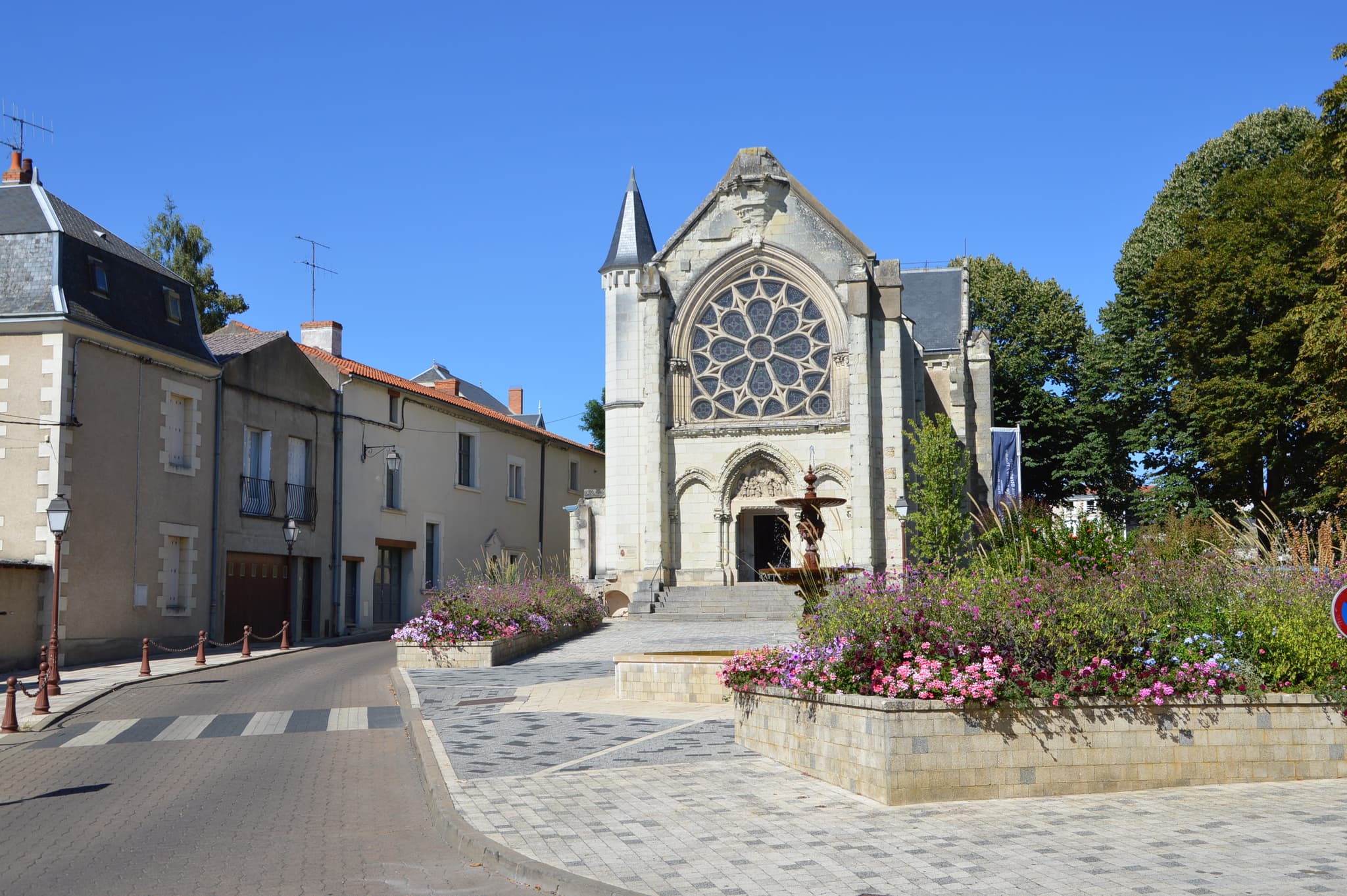 Centre d'Art Chapelle Jeanne d'Arc Patrimoine culturel Thouars Thouarsais