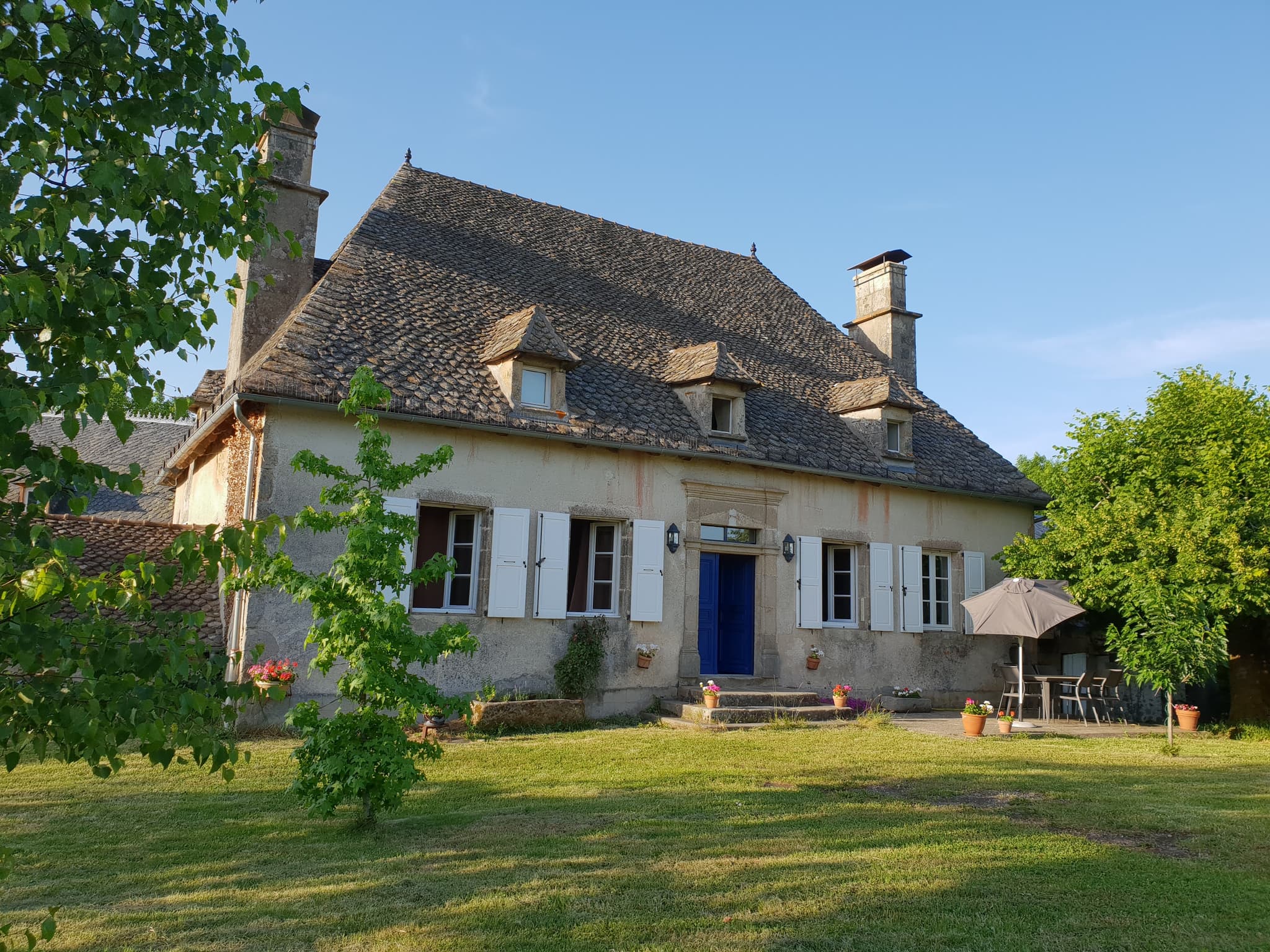 La Maison de Maugant au soleil couchant_1