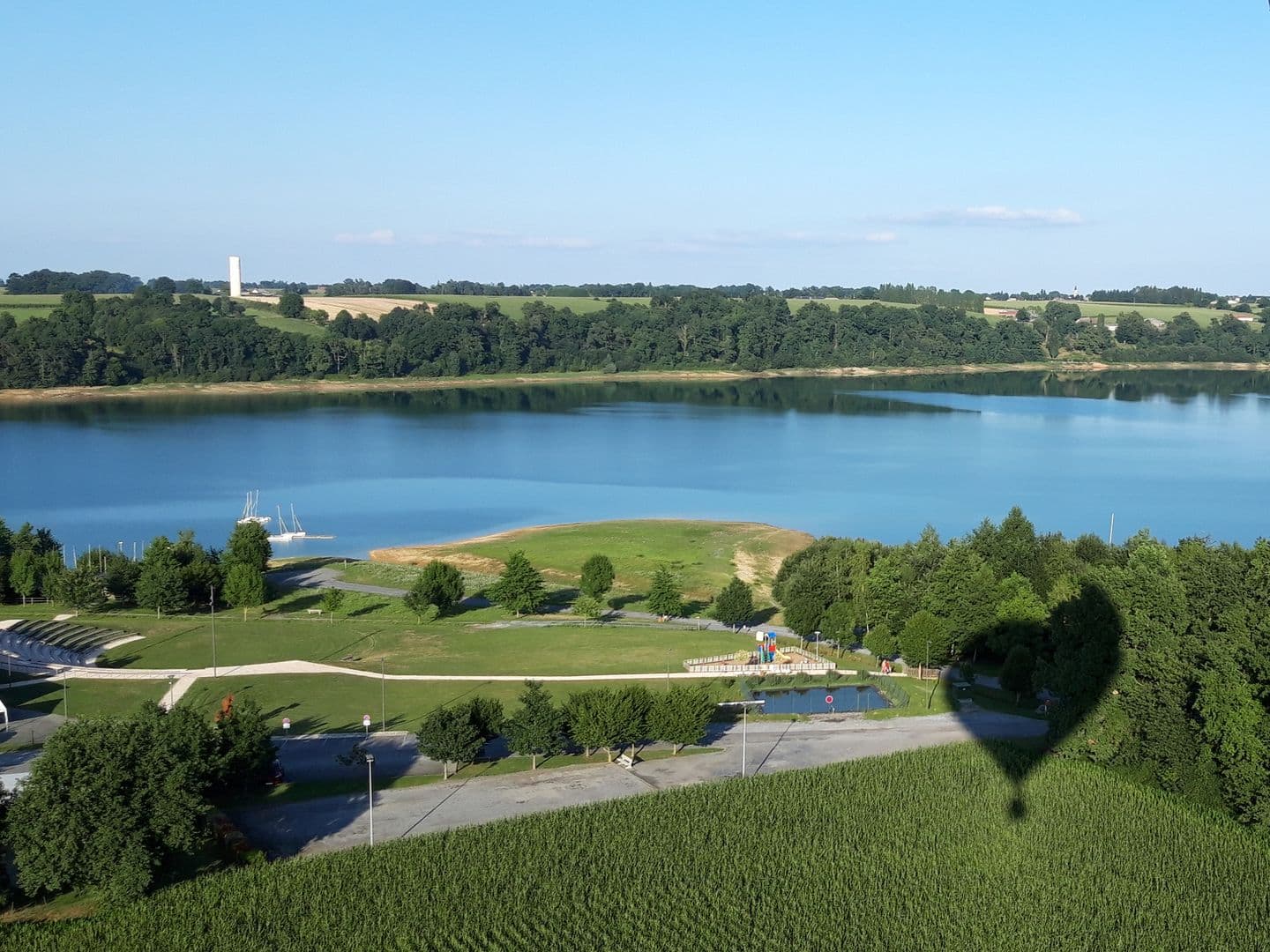 Lourenties, Sud Ouest Montgolfière vol sur le lc du Gabas