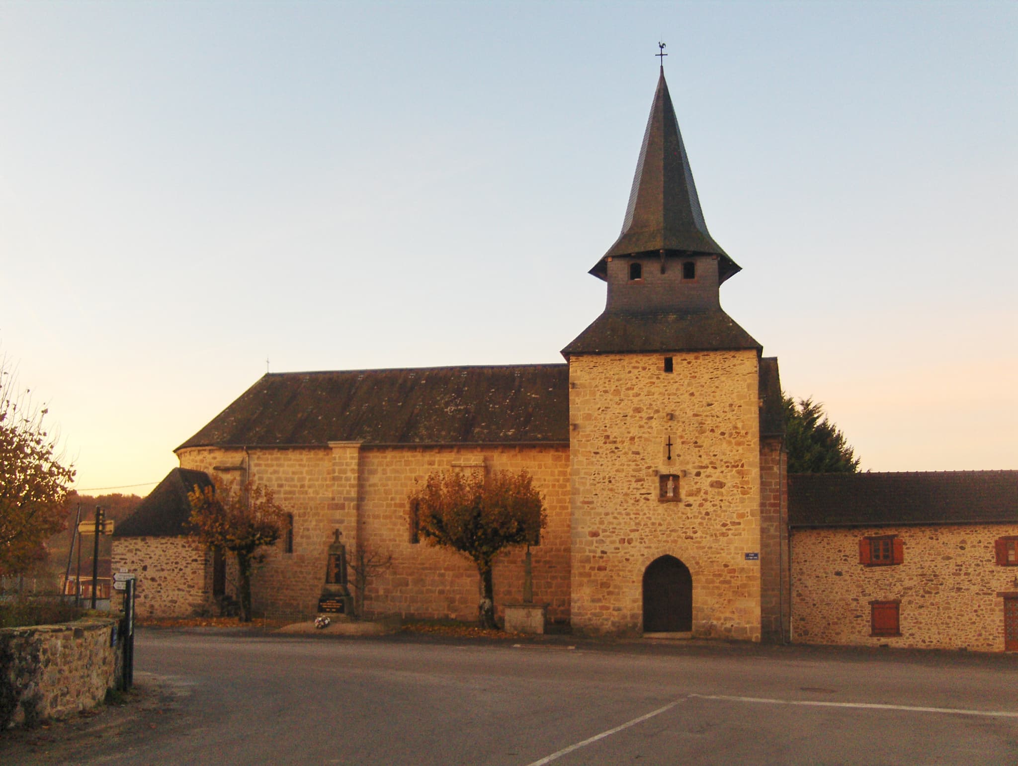 Eglise de Saint Genest sur Roselle_1