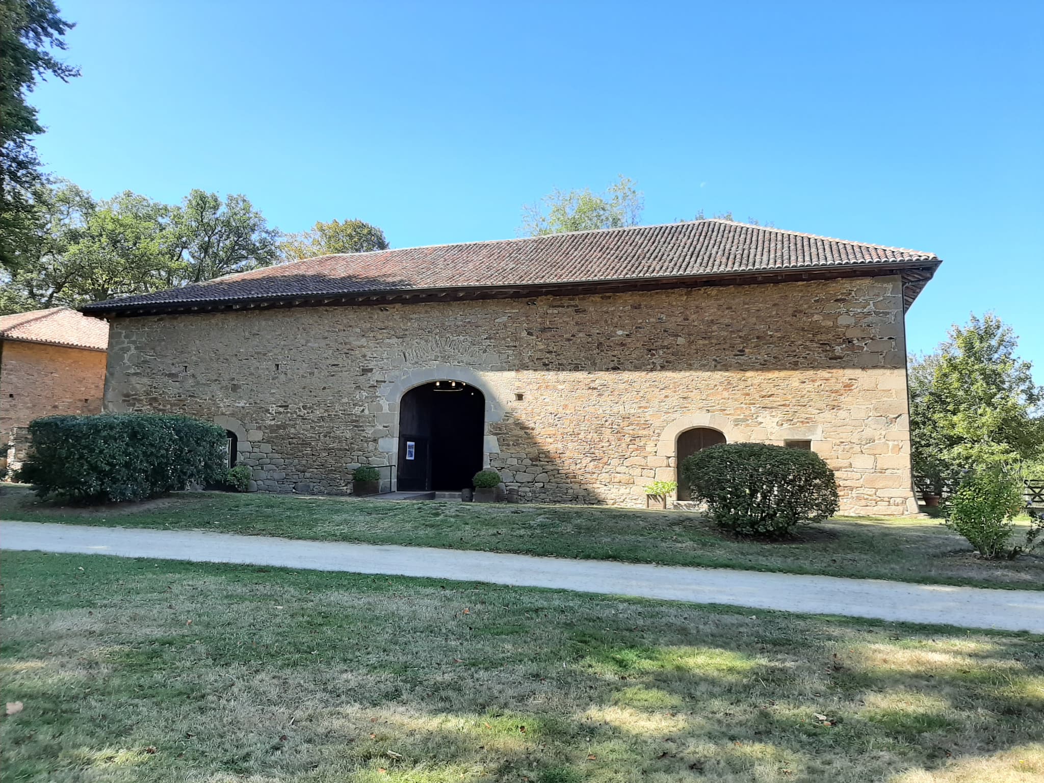 Grange médiévale du Château de Brie