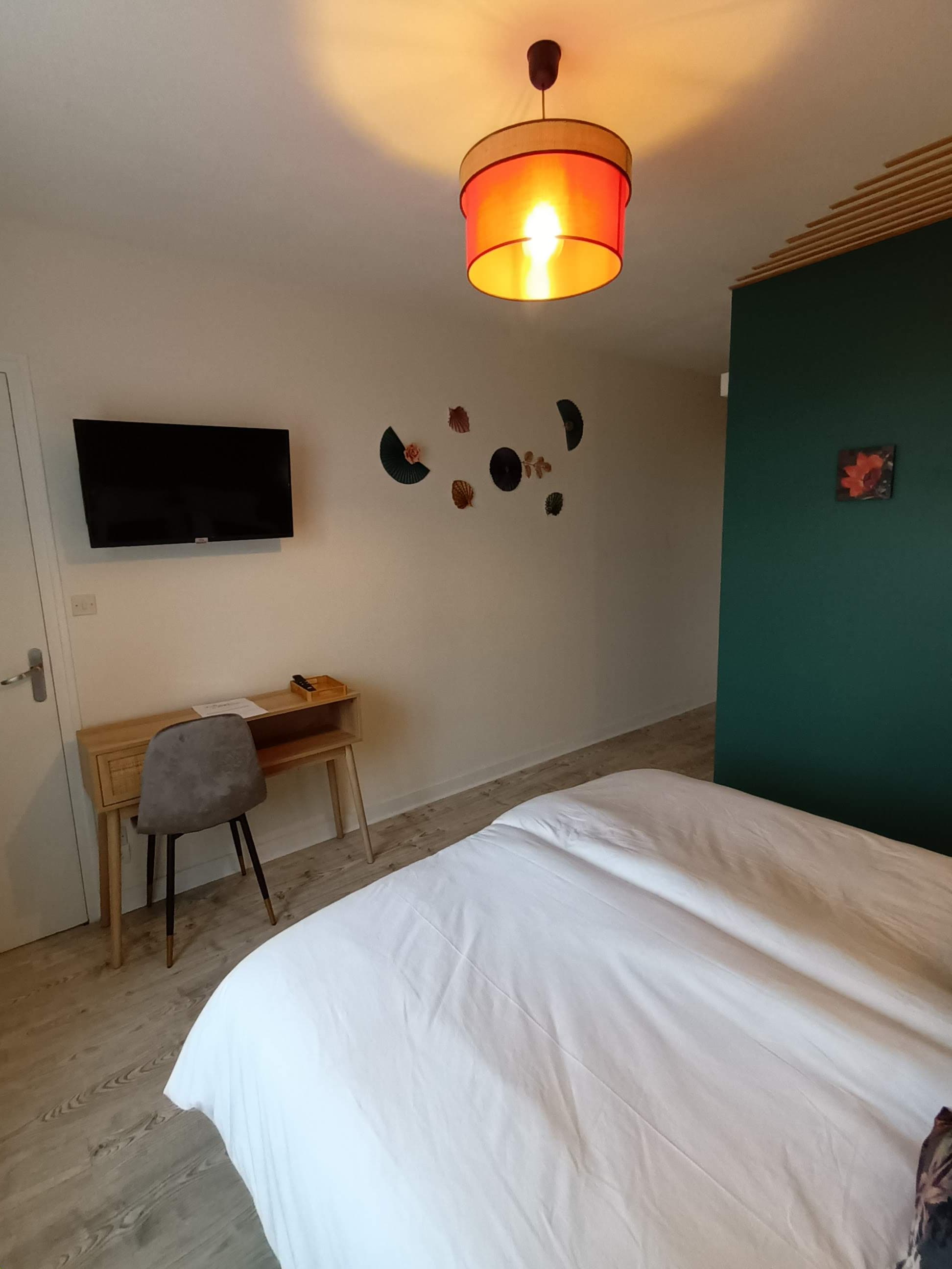 argentonnay-les-chambres-de-la-vallee-chambre-la-gagee-de-boheme-2