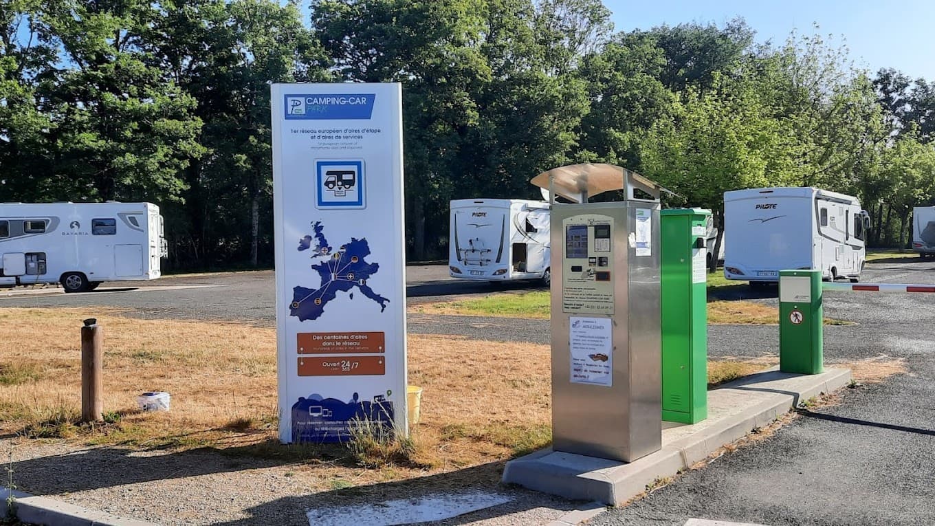 Aire de Camping-cars Moulismes