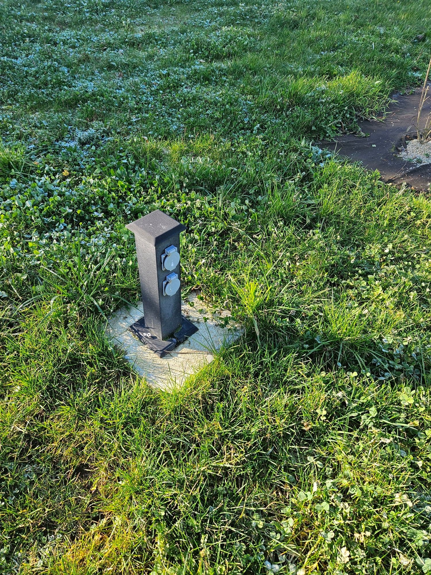 Borne électrique aire de bivouac