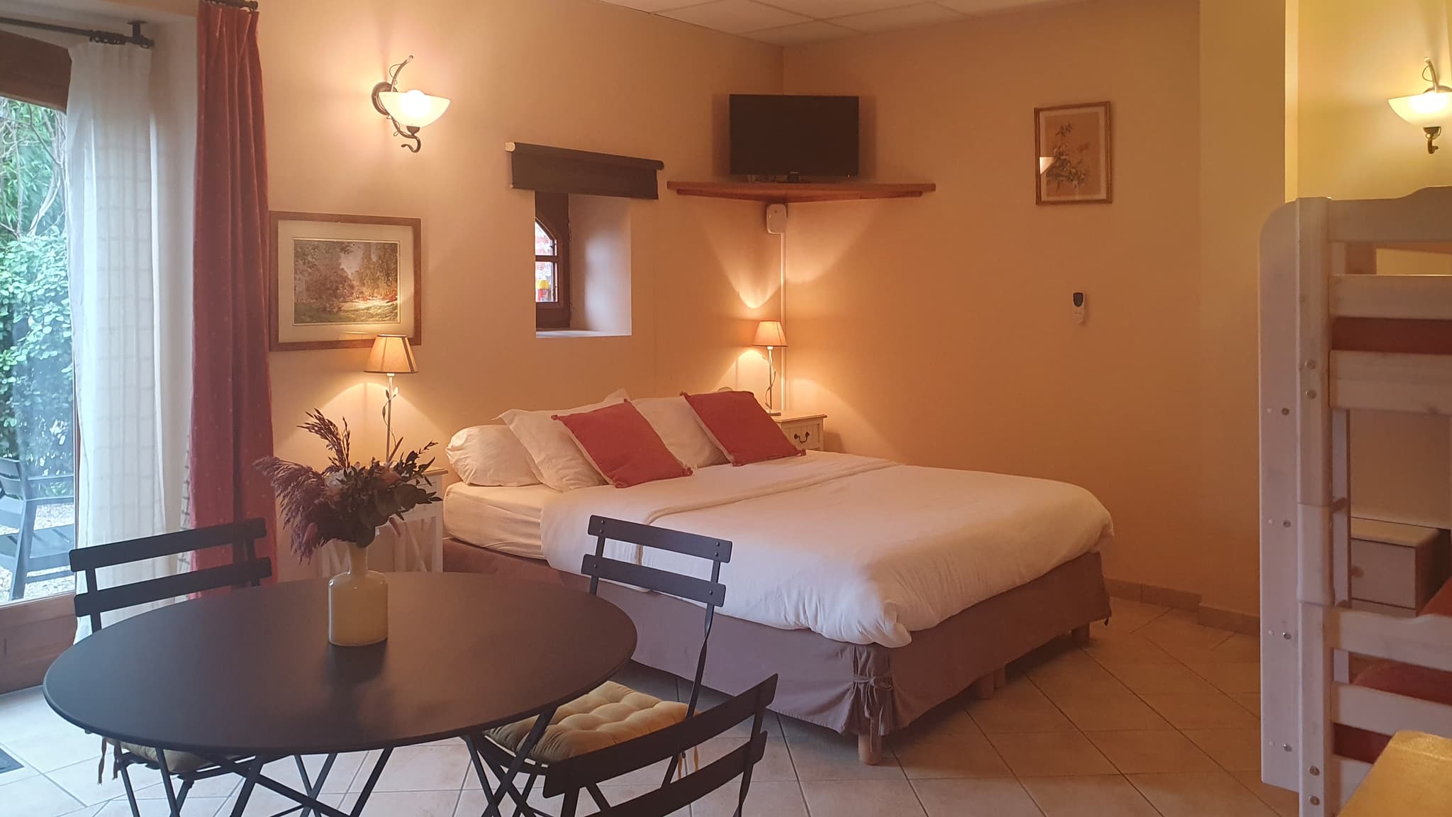Domaine de la Chapelle en Corrèze - séjour chambre