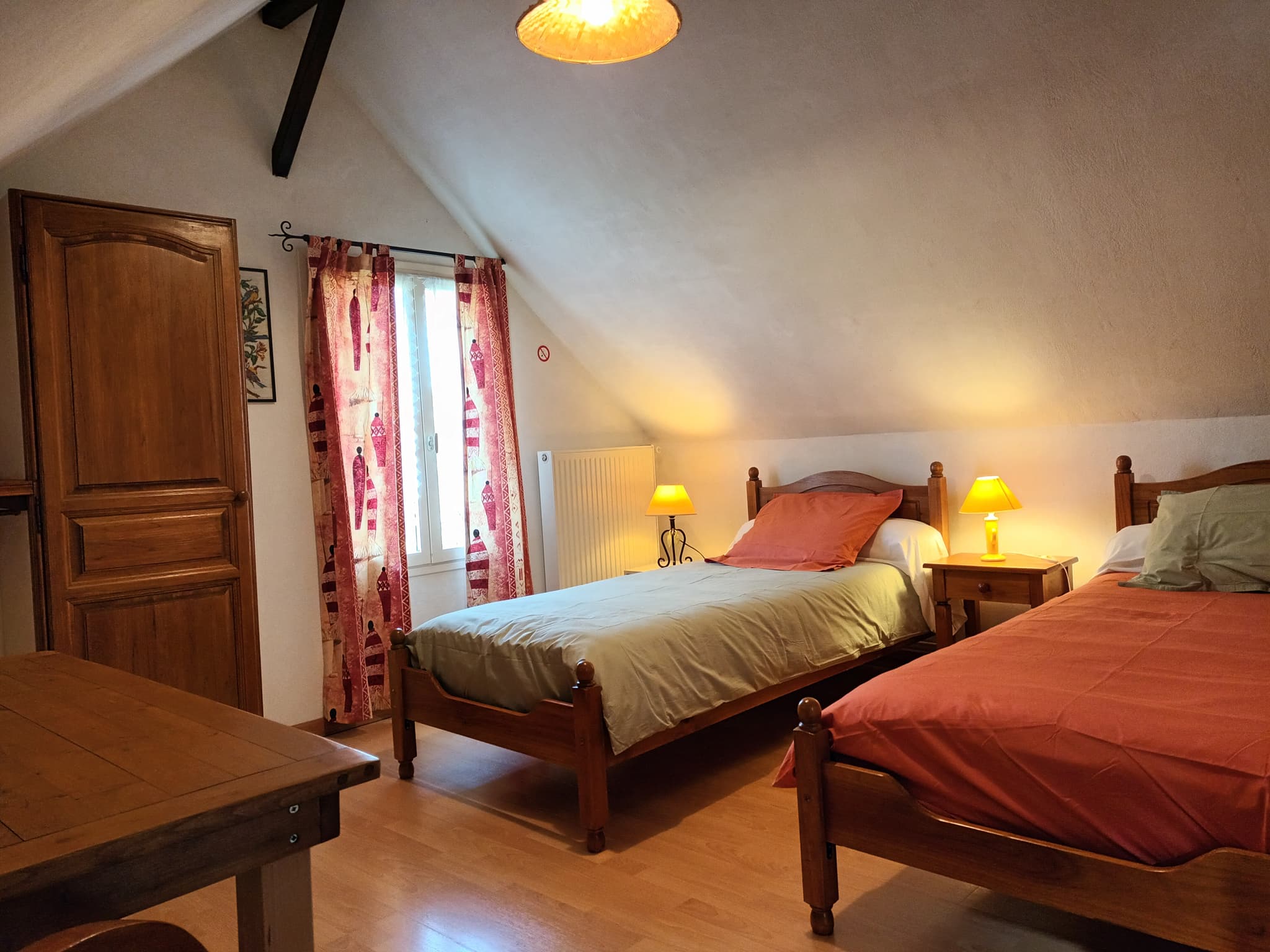 Chambre double à l'étage