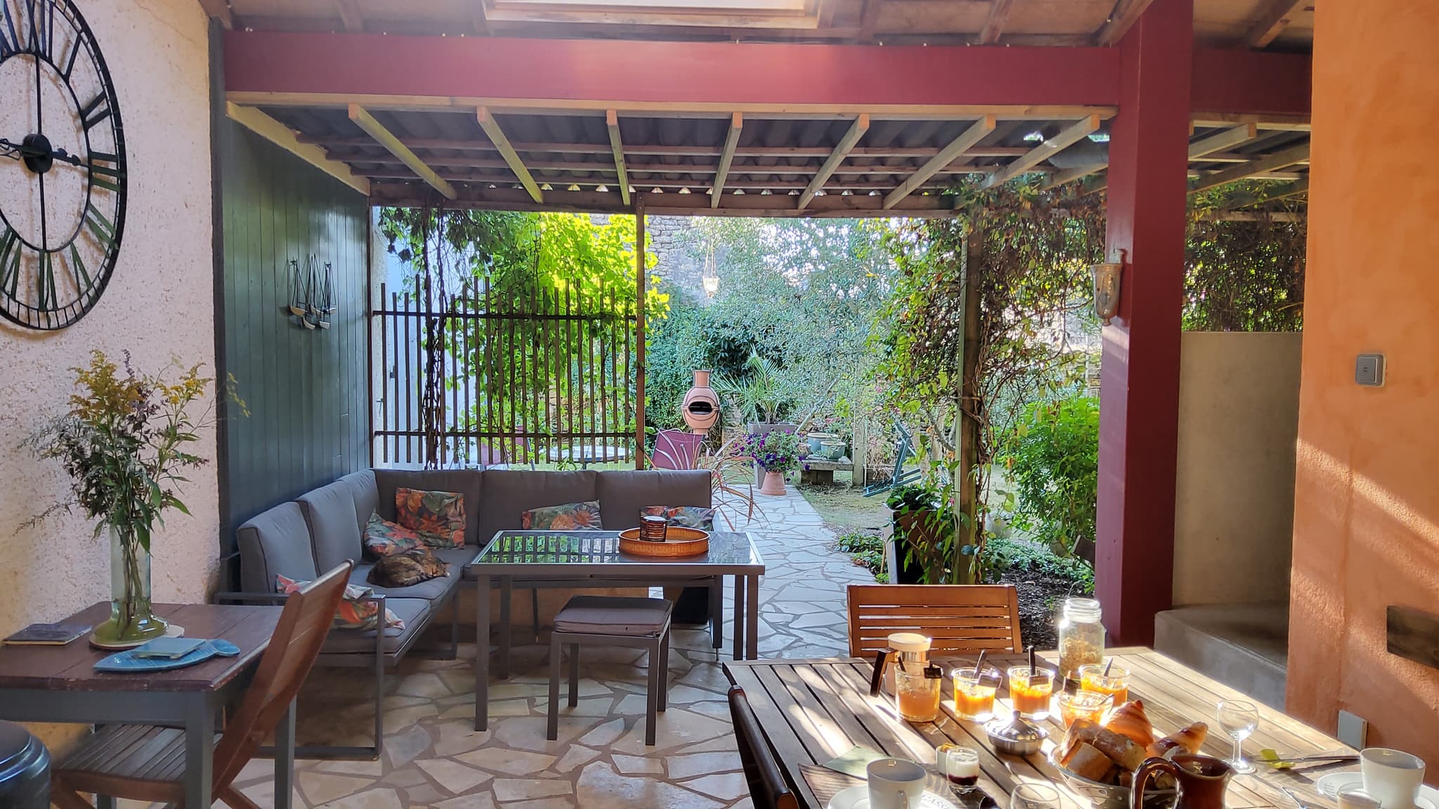 petit déjeuner sur terrasse