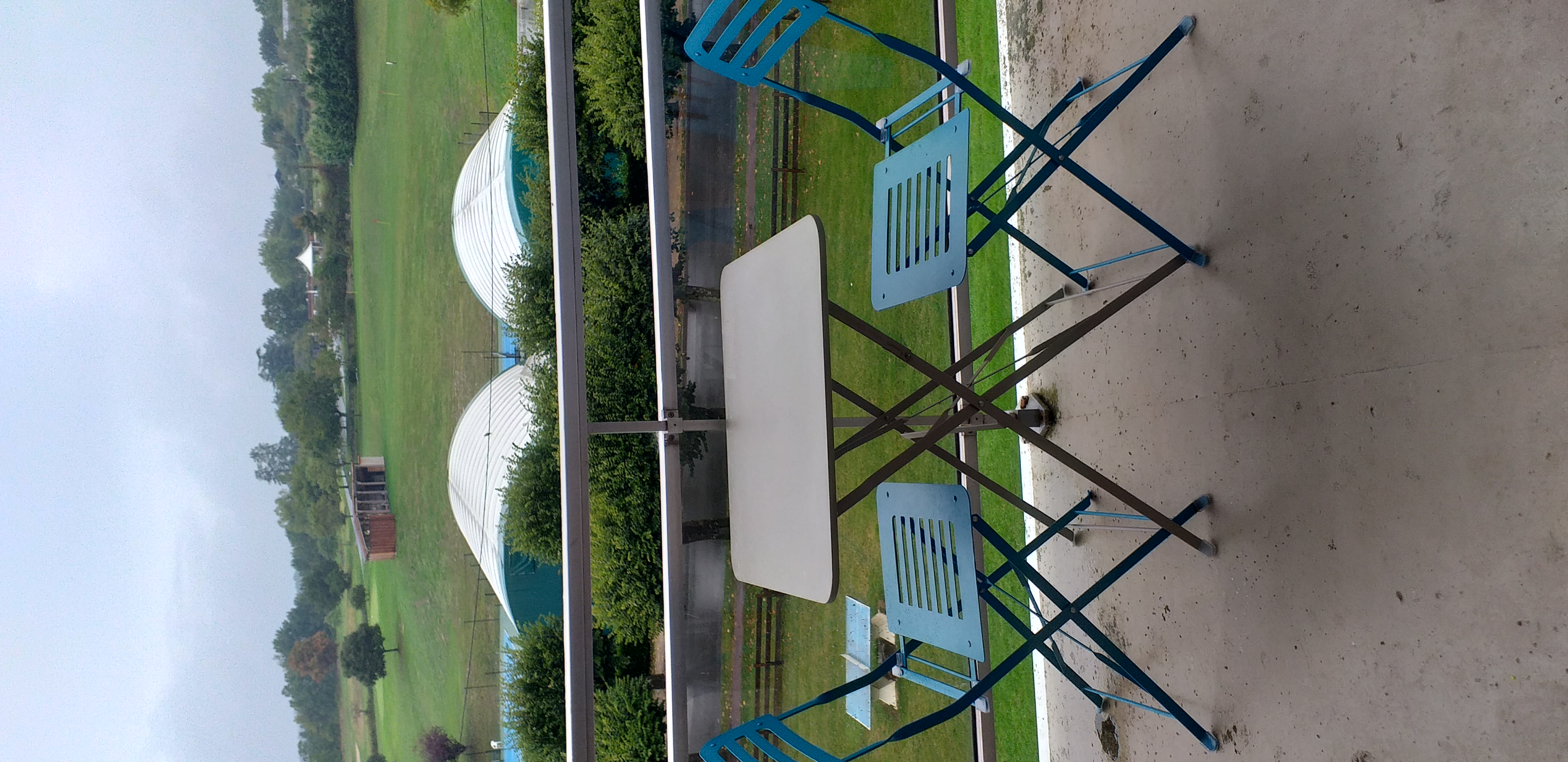 TERRASSE AVEC MOBILIER DE JARDIN