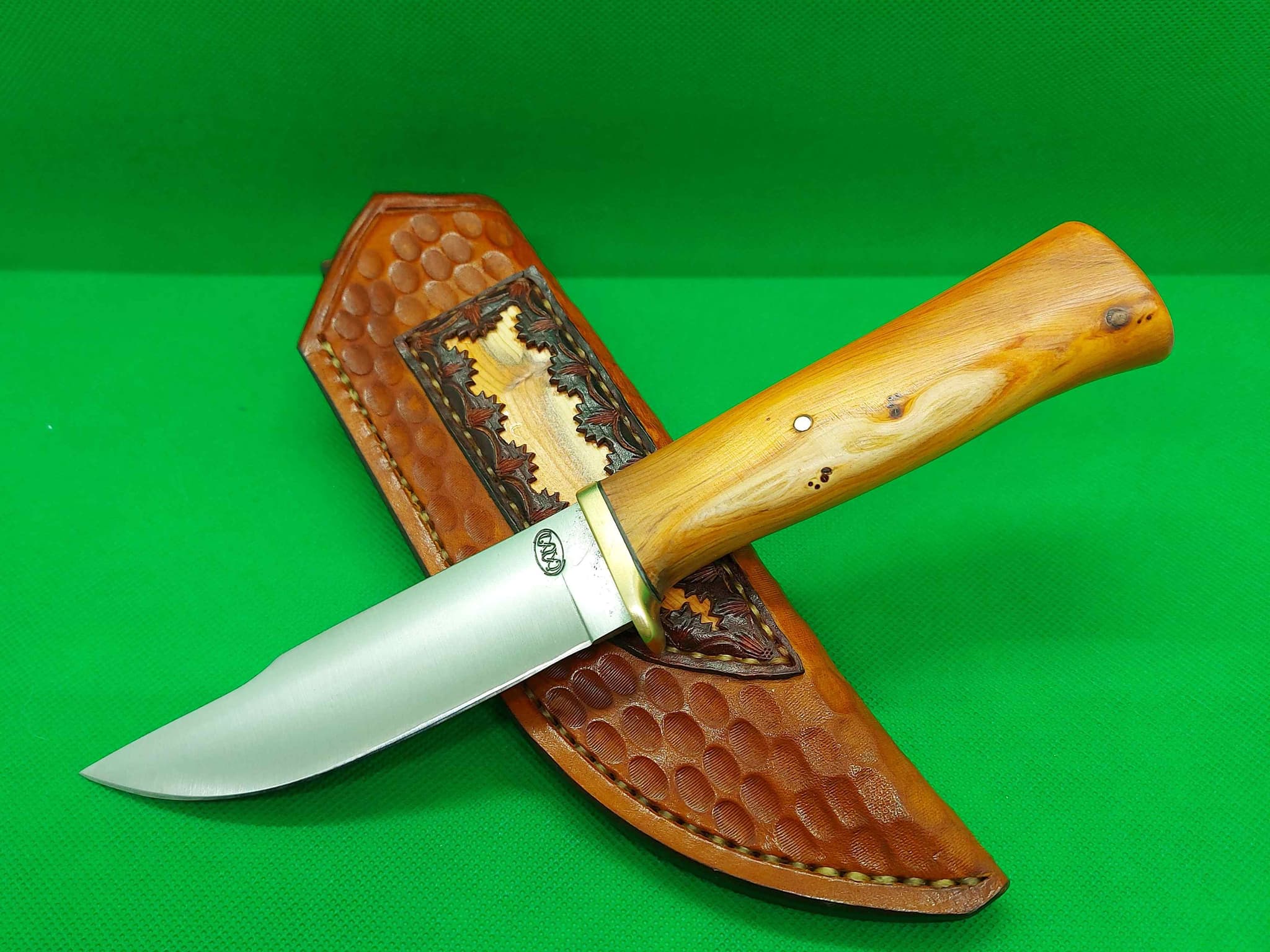 Couteau utilitaire avec étui incrustation bois