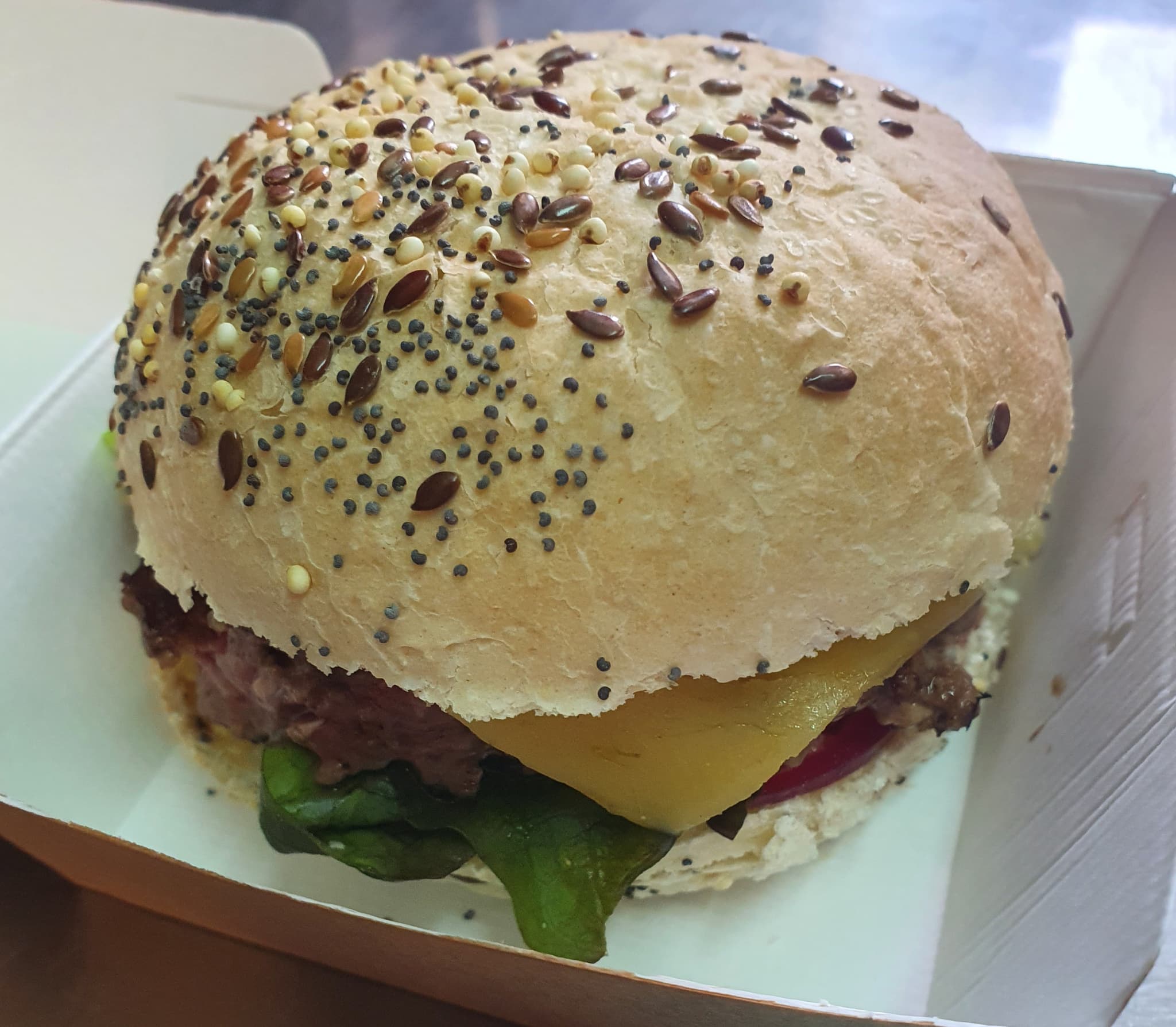 Burgers et plats, sur place ou à emporter à la guinguette