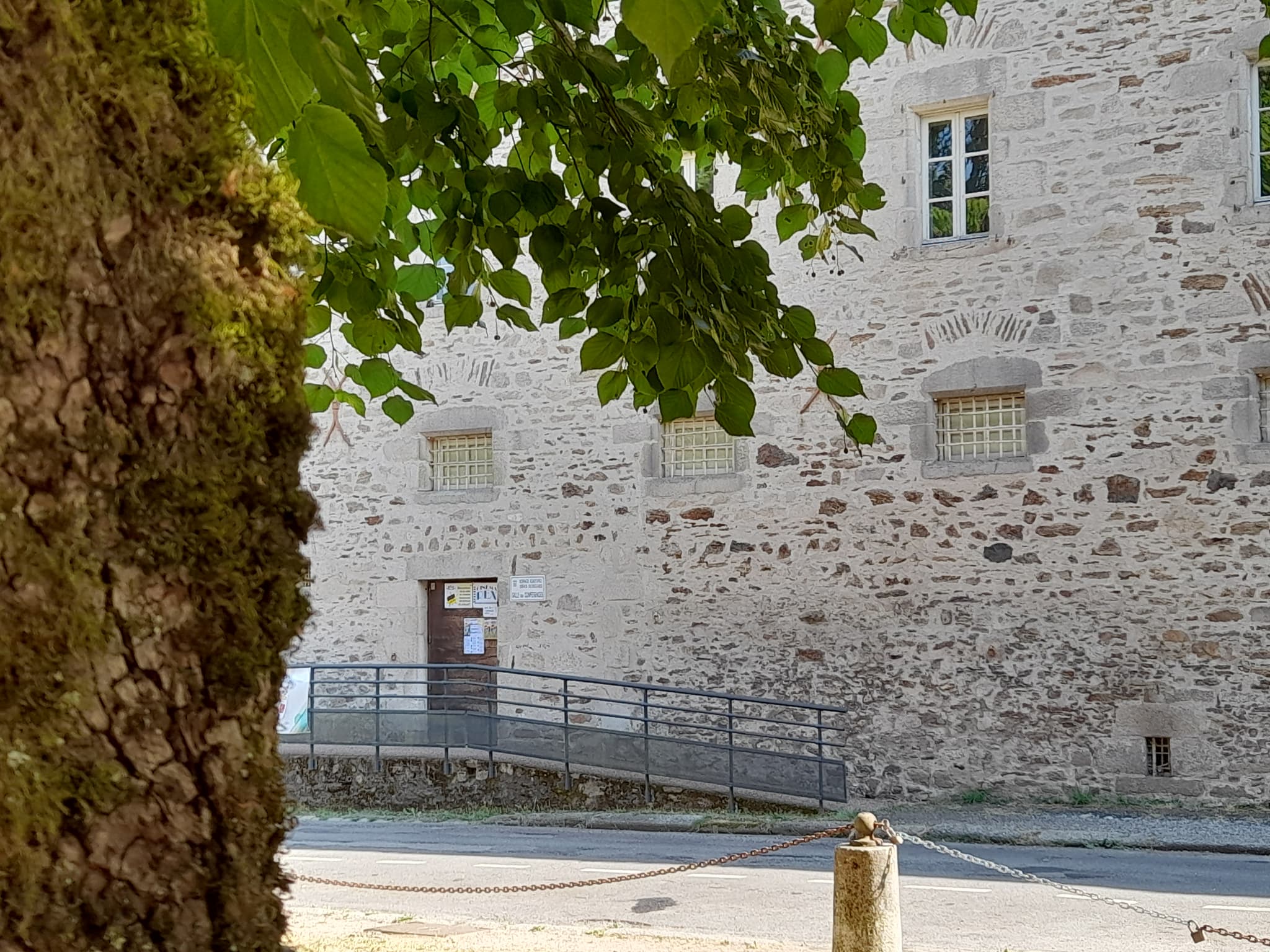 Entrée du cinéma temporaire