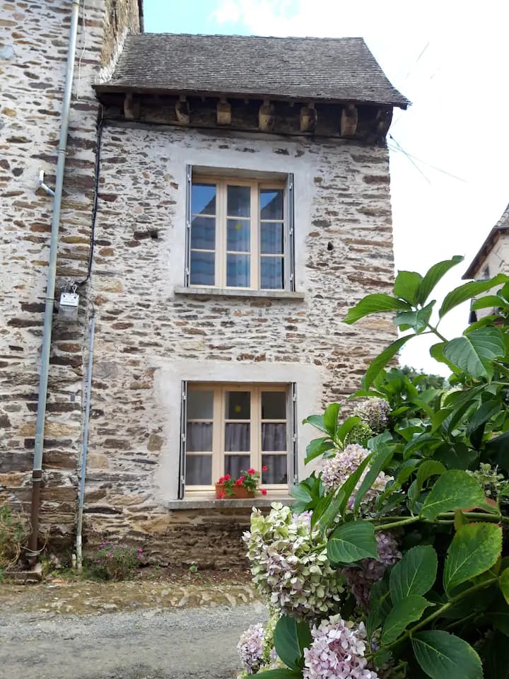 meublé location la maisonnette de ségur le château_2
