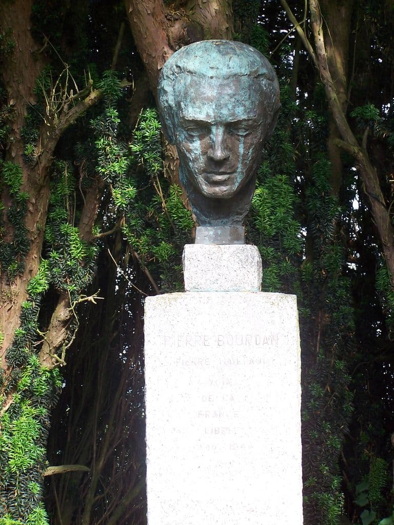Stèle de Pierre Bourdan_3