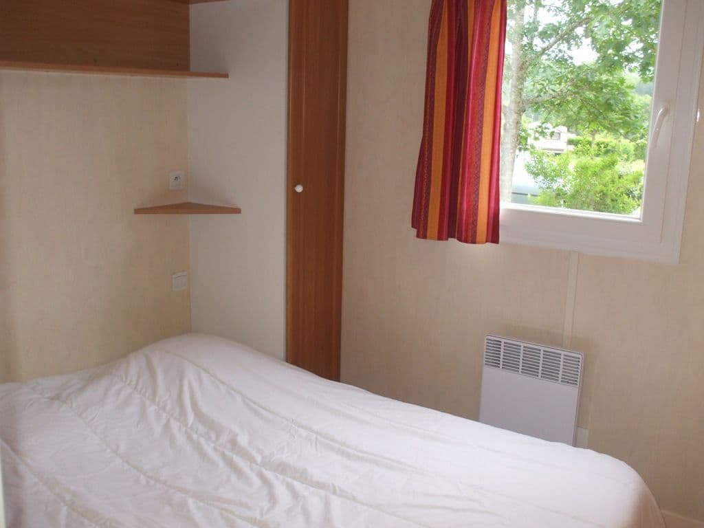 Camping la Baignade - La Celle Dunoise - Chalet 2_3