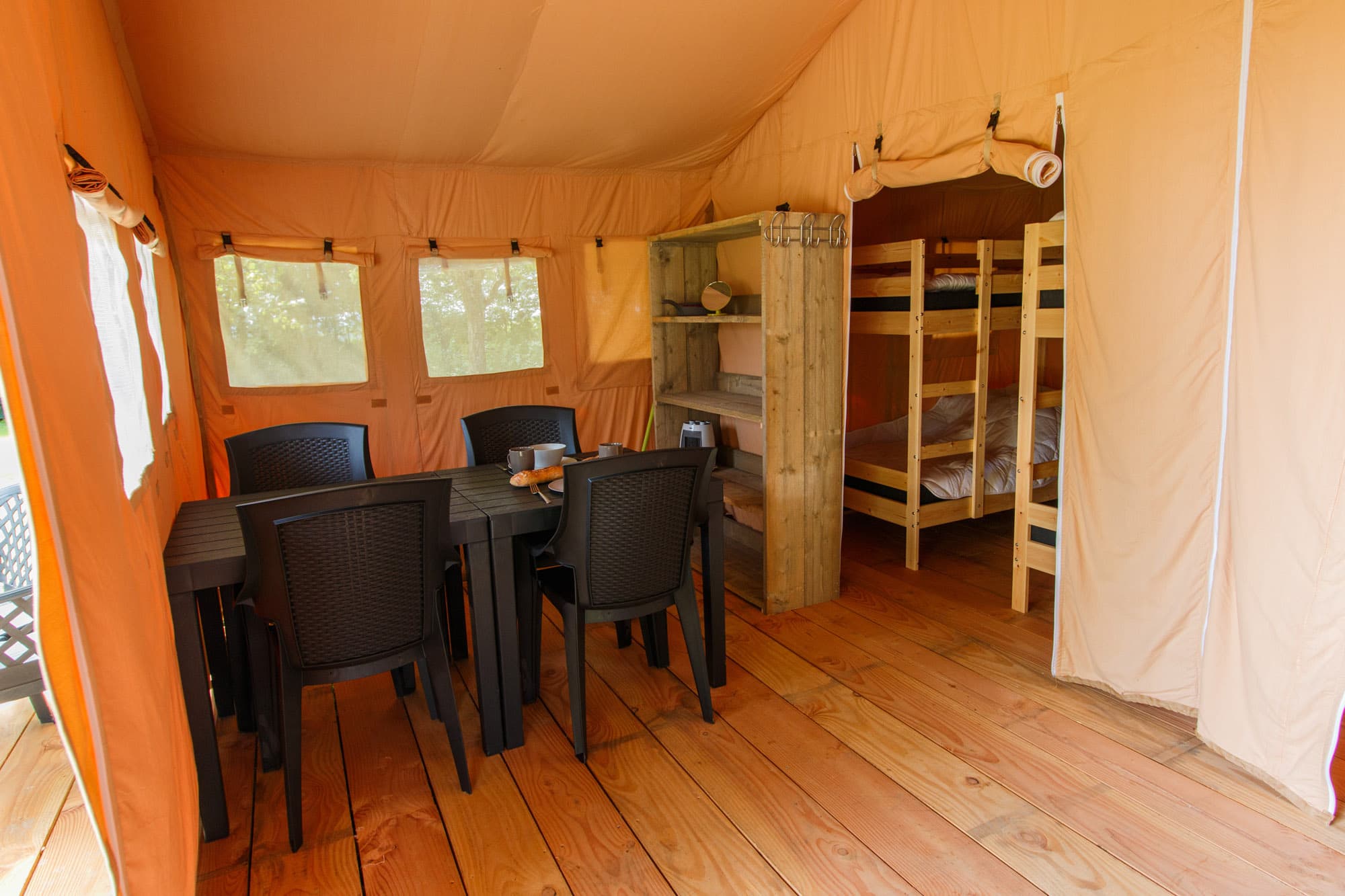 Tente safari 'Papillon' - Camping Dun le Palestel_3