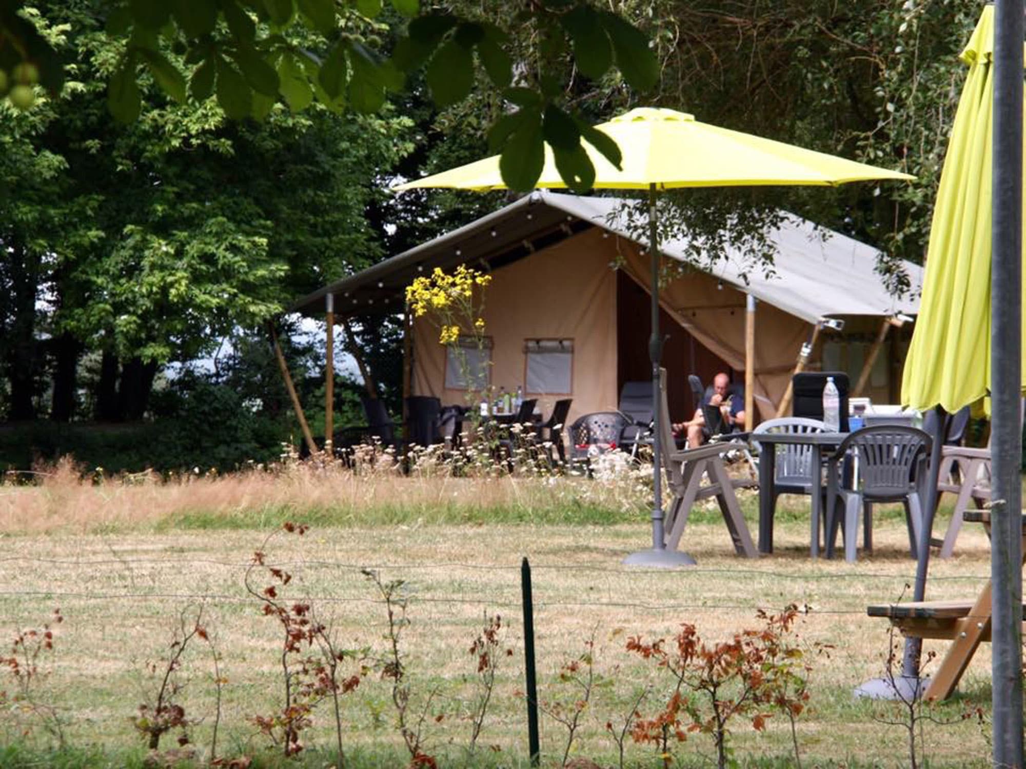 Tente safari 'Papillon' - Camping Dun le Palestel_5