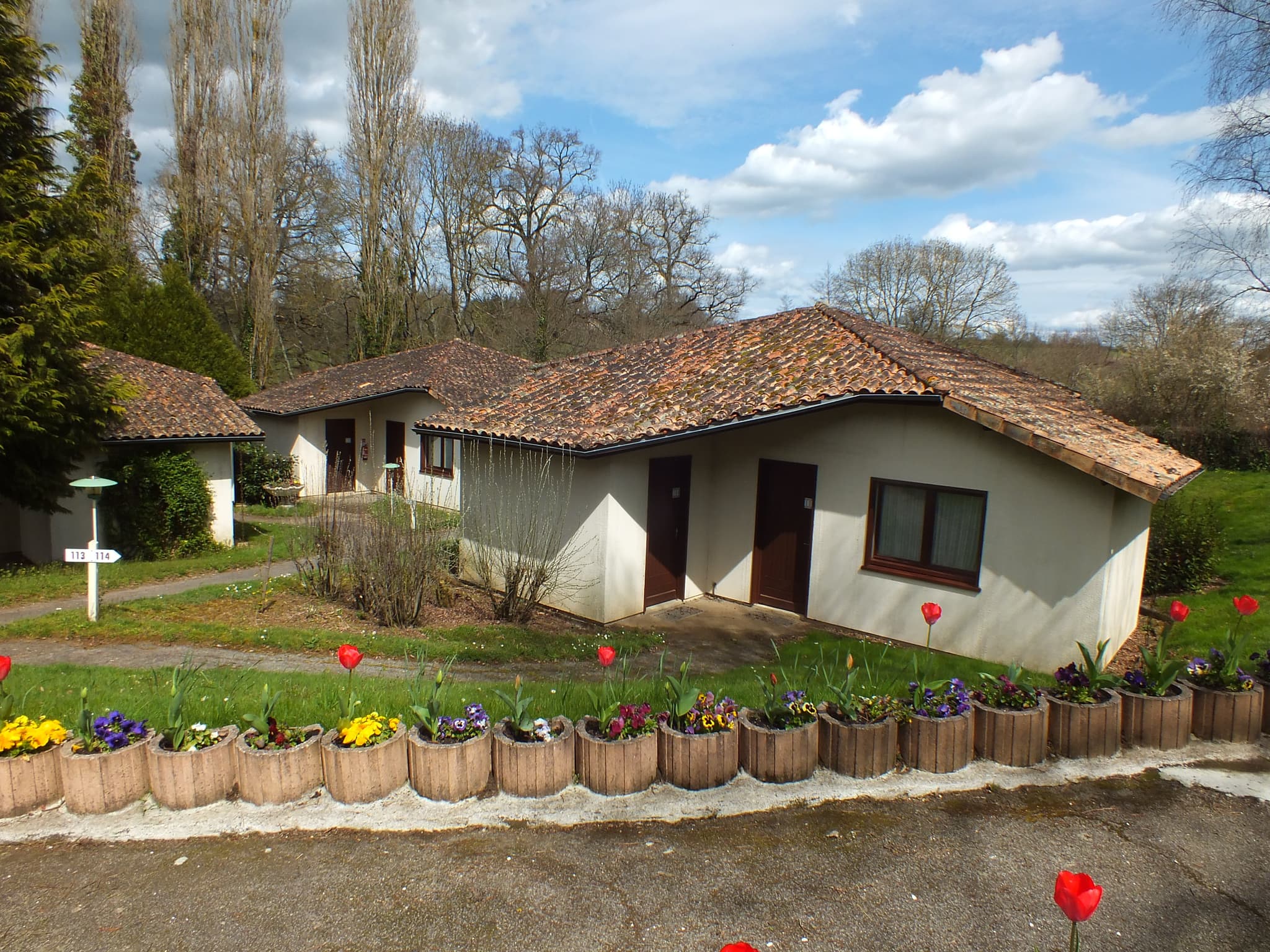 vue du jardin et des châlets_1