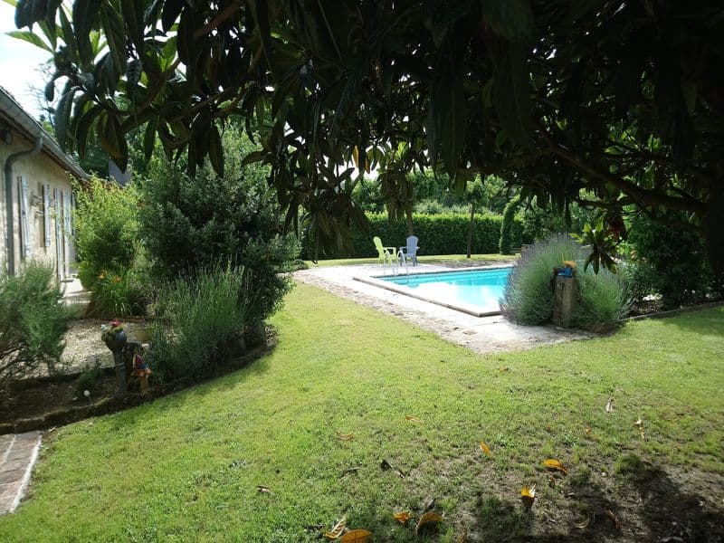22-Arriere-maison-Piscine