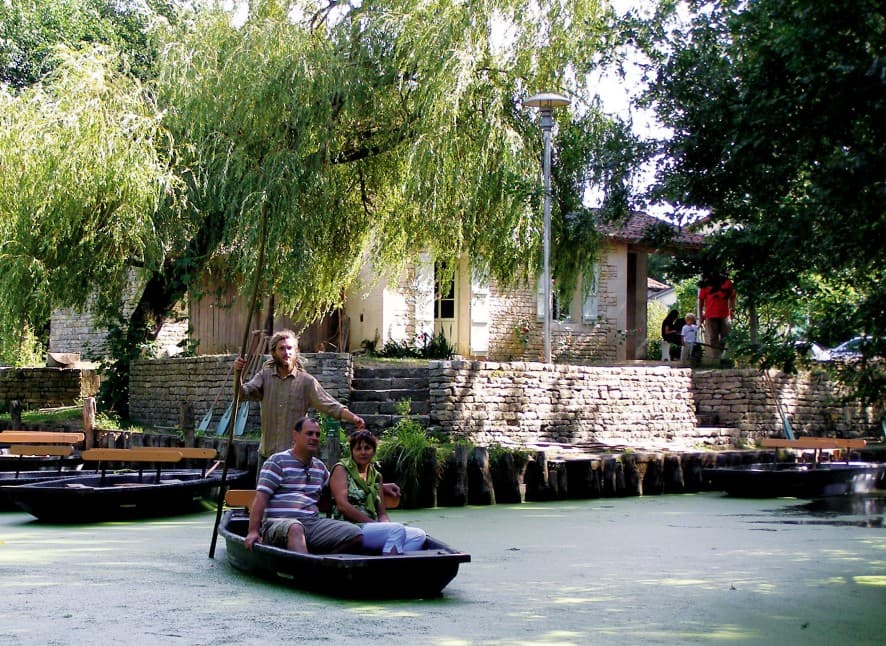 L'embarcadère "Port de Montfaucon" à Saint-Hilaire-la-Palud