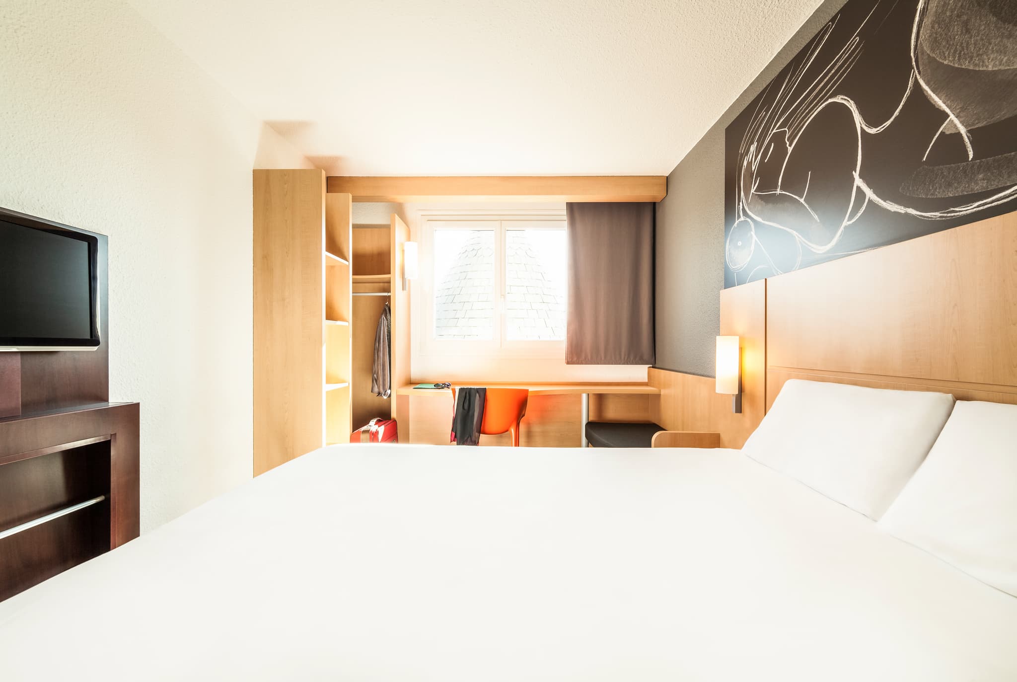 HÔTEL IBIS CHATELLERAULT - 0610