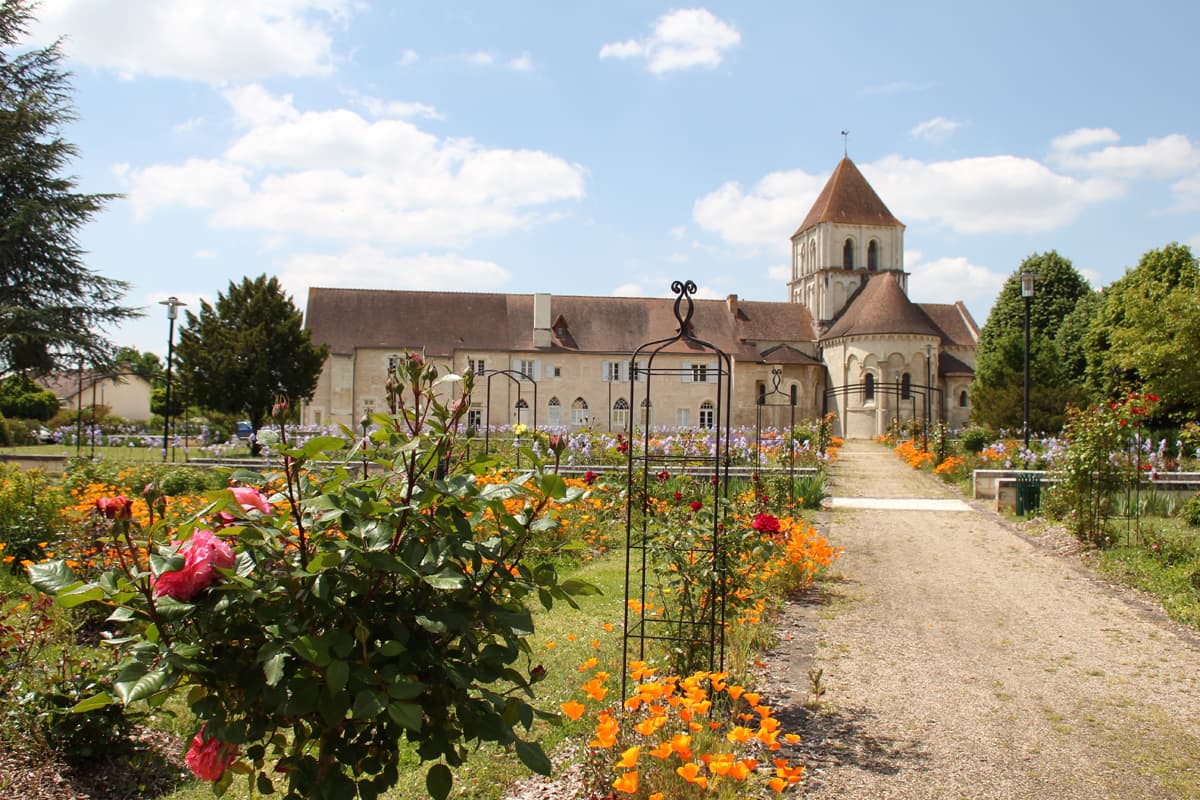 Roseraie de Lencloître - © commune Lencloître_1