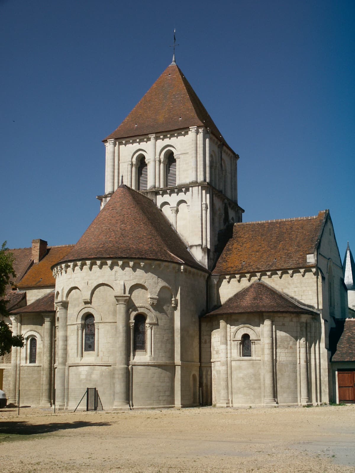 Église Notre Dame - Place du Doyen Petit_2