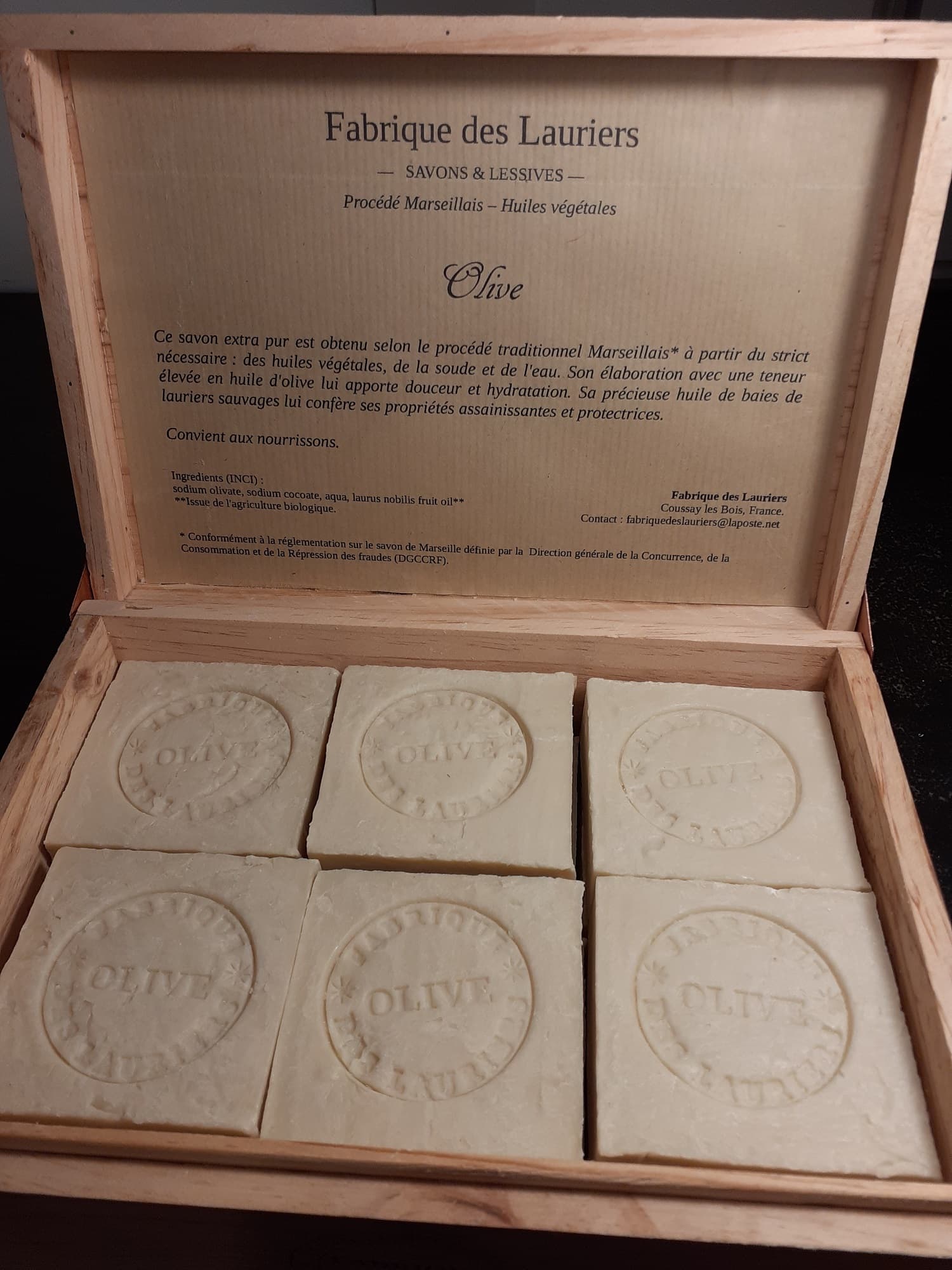 Coffret 12 savons ouvert_7