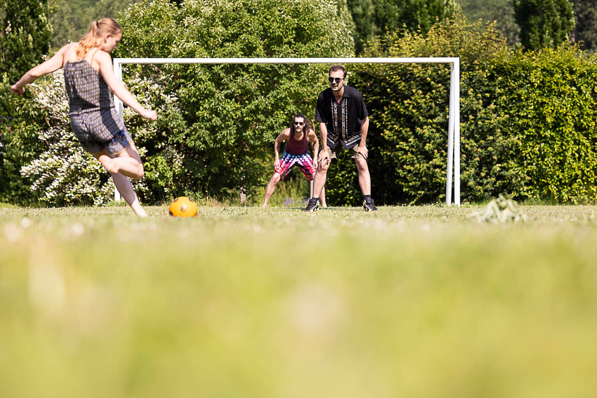 27- terrain de foot